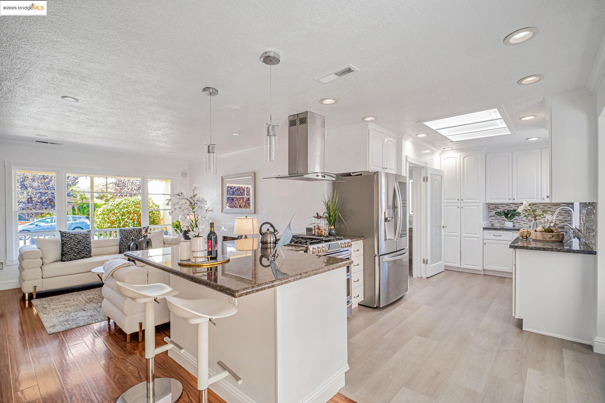 Detail Gallery Image 5 of 32 For 1614 139th Ave, San Leandro,  CA 94578 - 3 Beds | 2 Baths