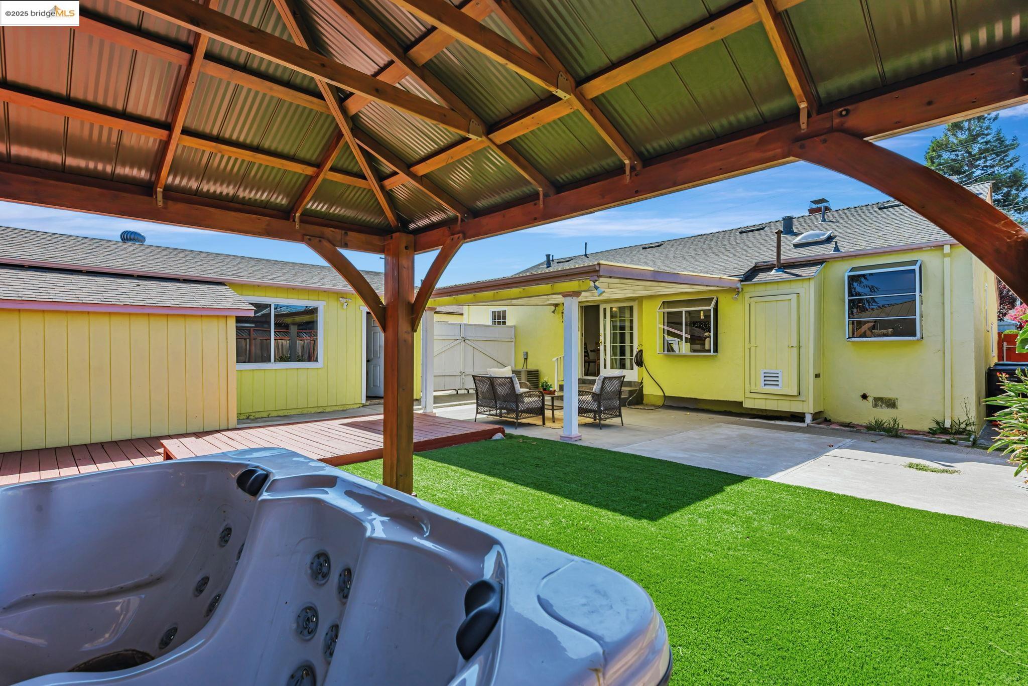 Detail Gallery Image 9 of 32 For 1614 139th Ave, San Leandro,  CA 94578 - 3 Beds | 2 Baths