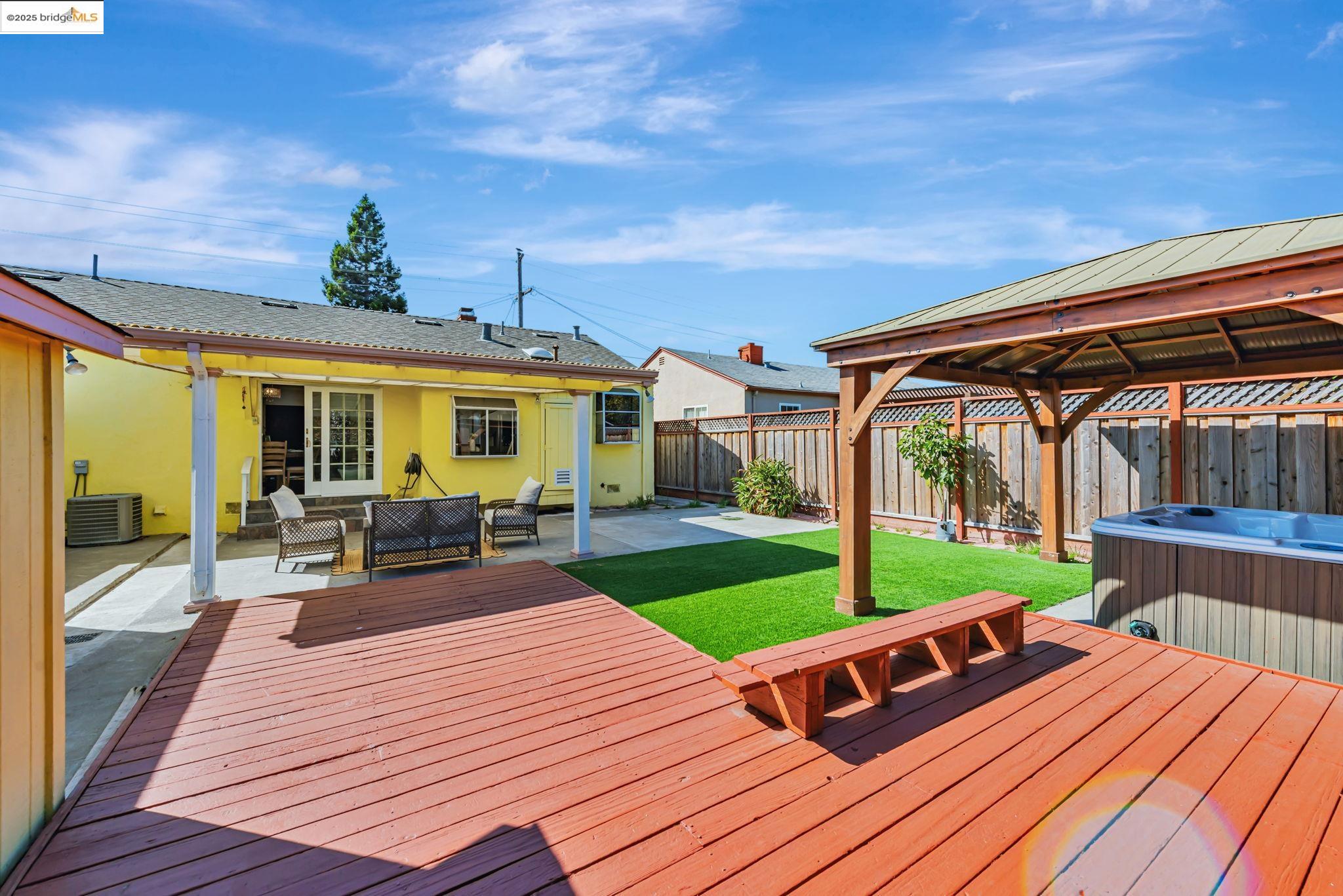 Detail Gallery Image 10 of 32 For 1614 139th Ave, San Leandro,  CA 94578 - 3 Beds | 2 Baths