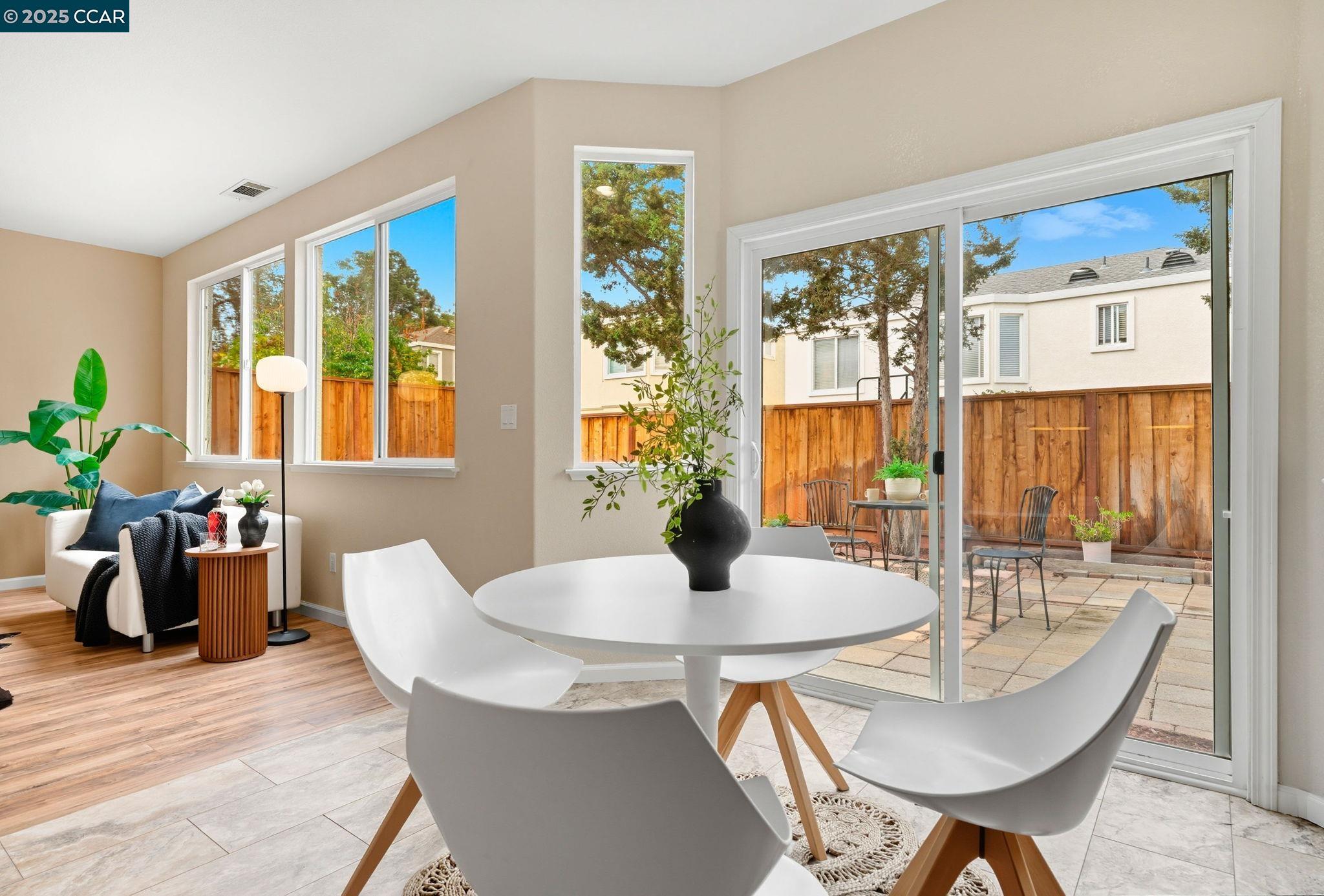 Detail Gallery Image 16 of 60 For 118 Rocky Pointe Ct, Hercules,  CA 94547-1991 - 5 Beds | 3 Baths