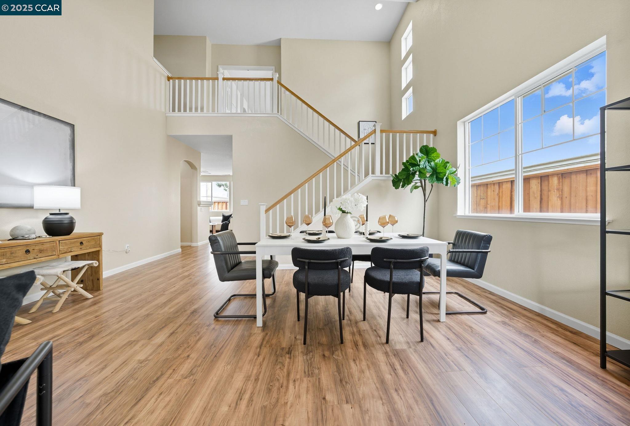 Detail Gallery Image 7 of 60 For 118 Rocky Pointe Ct, Hercules,  CA 94547-1991 - 5 Beds | 3 Baths