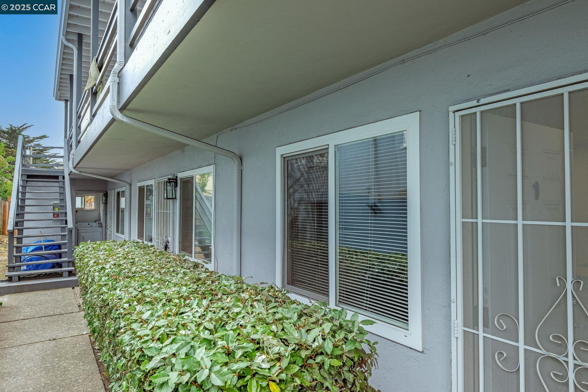 Detail Gallery Image 10 of 10 For 1926 Alcatraz Ave, Berkeley,  CA 94703 - 1 Beds | 1 Baths
