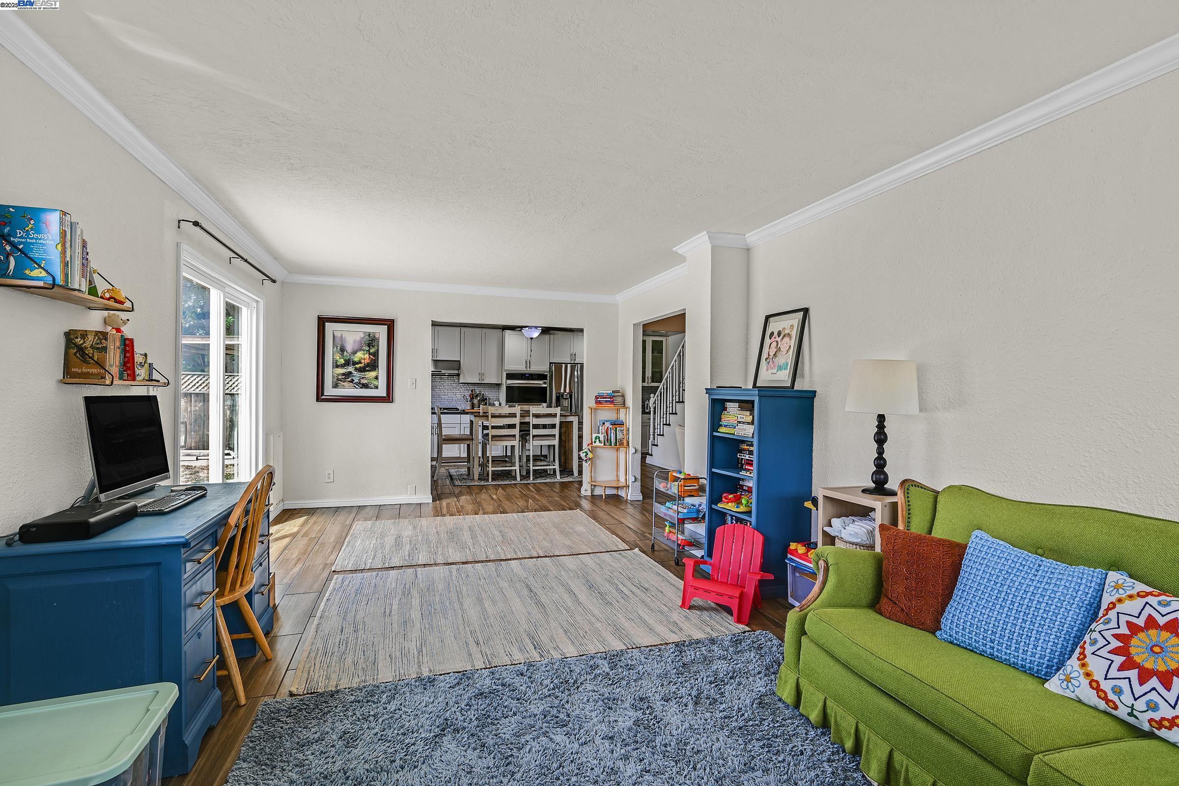 Detail Gallery Image 14 of 33 For 17779 Rainier Ave, Hayward,  CA 94541 - 4 Beds | 2 Baths