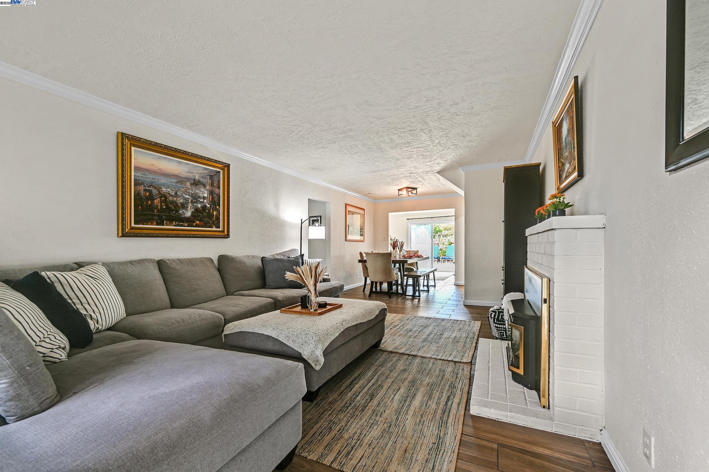 Detail Gallery Image 3 of 33 For 17779 Rainier Ave, Hayward,  CA 94541 - 4 Beds | 2 Baths