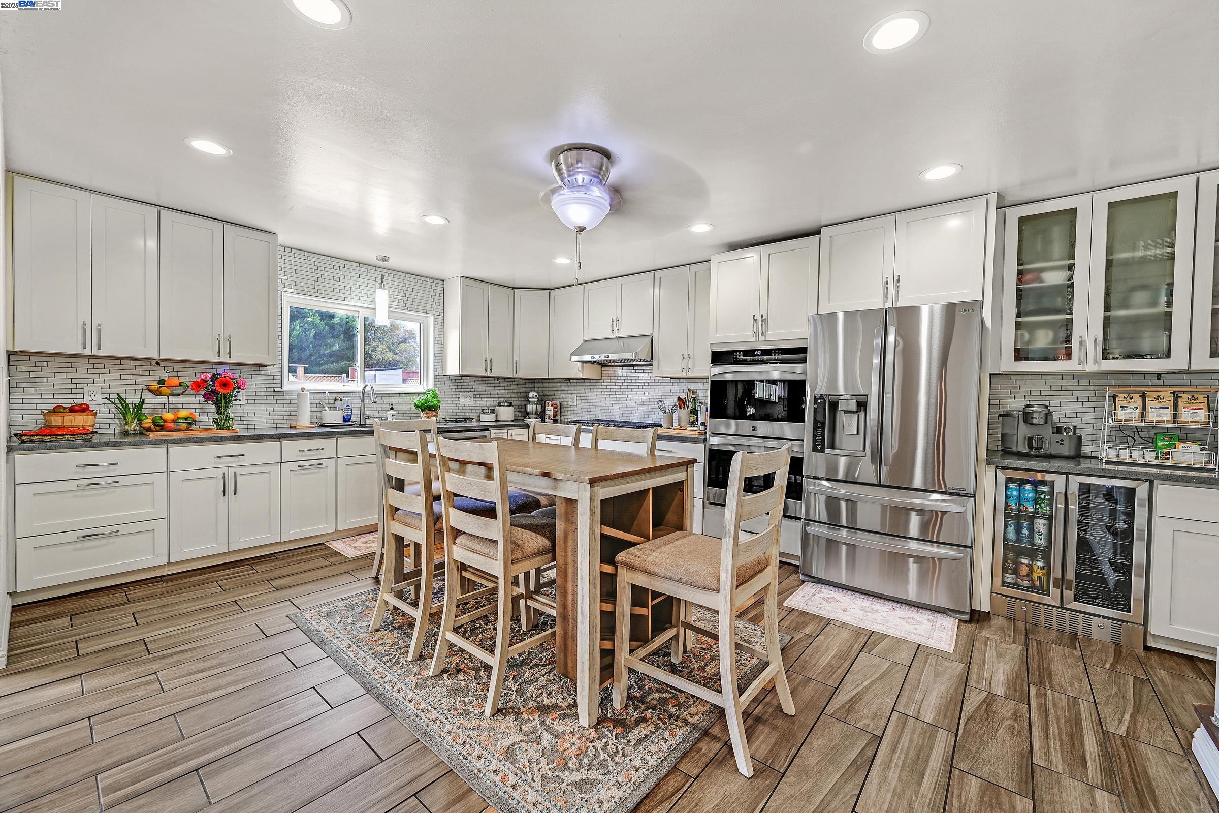 Detail Gallery Image 7 of 33 For 17779 Rainier Ave, Hayward,  CA 94541 - 4 Beds | 2 Baths