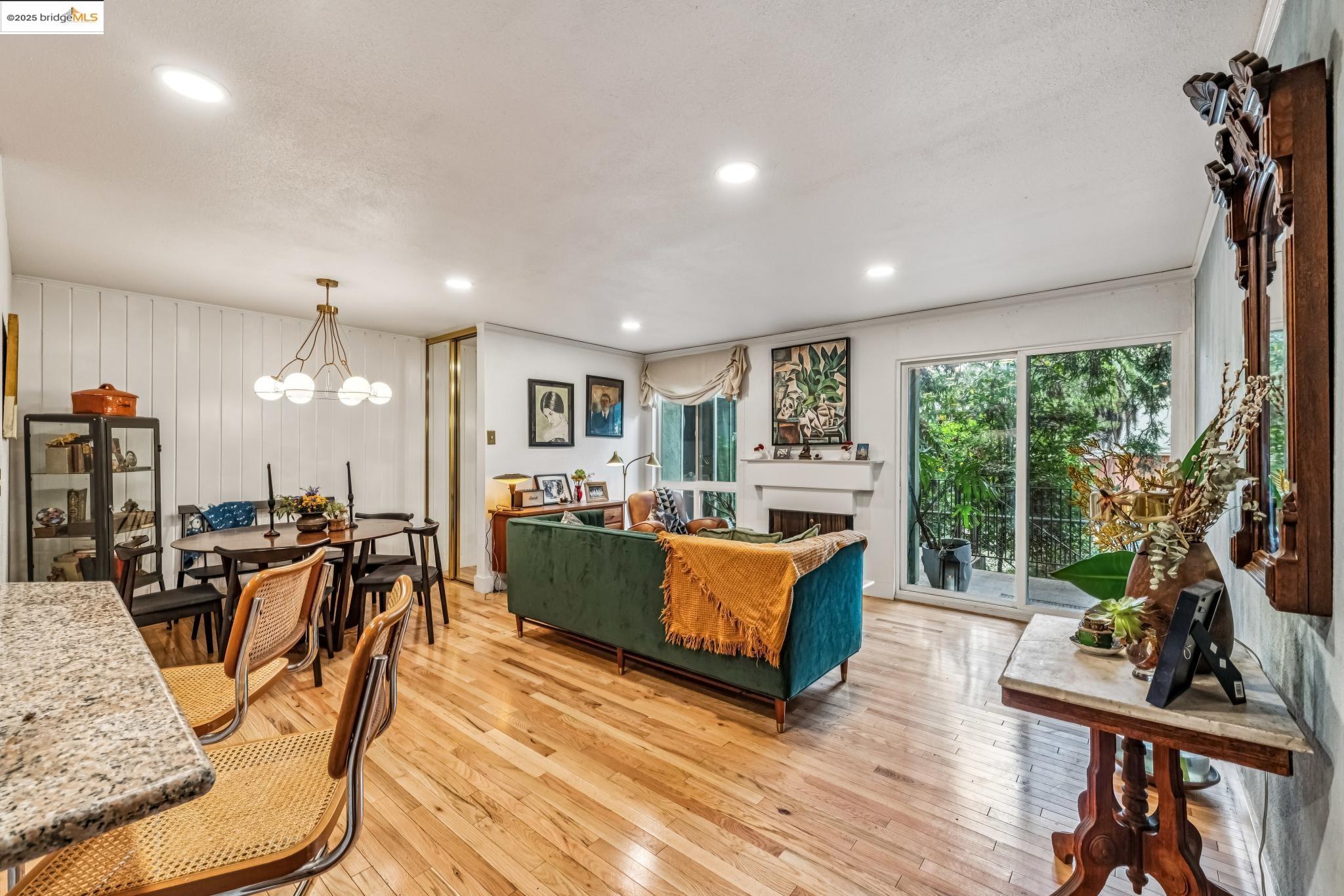 MLS: 41111318 Condo For Sale