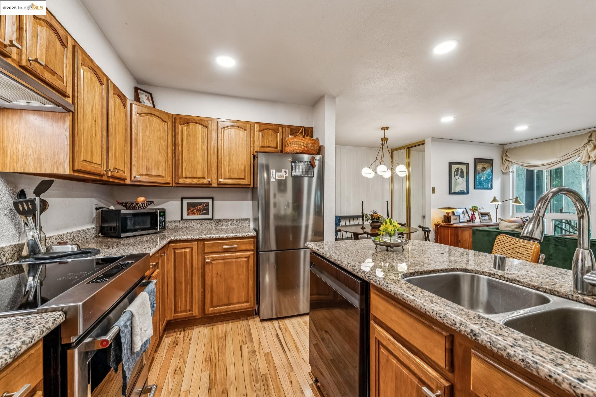 Detail Gallery Image 13 of 45 For 199 Montecito Ave #105,  Oakland,  CA 94610 - 2 Beds | 1 Baths
