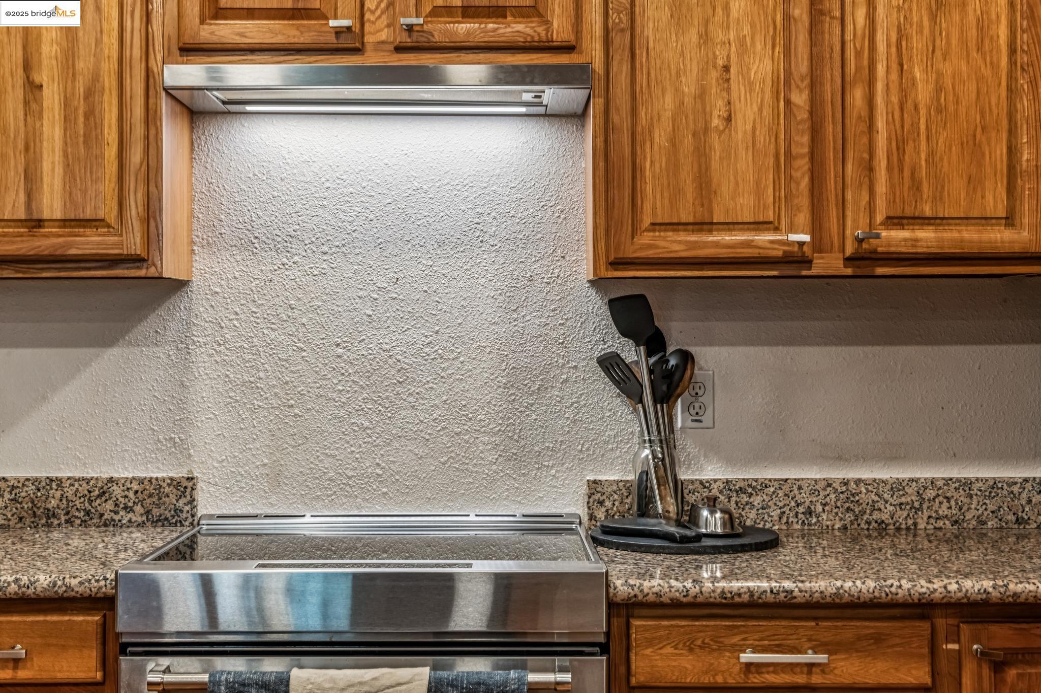Detail Gallery Image 16 of 45 For 199 Montecito Ave #105,  Oakland,  CA 94610 - 2 Beds | 1 Baths