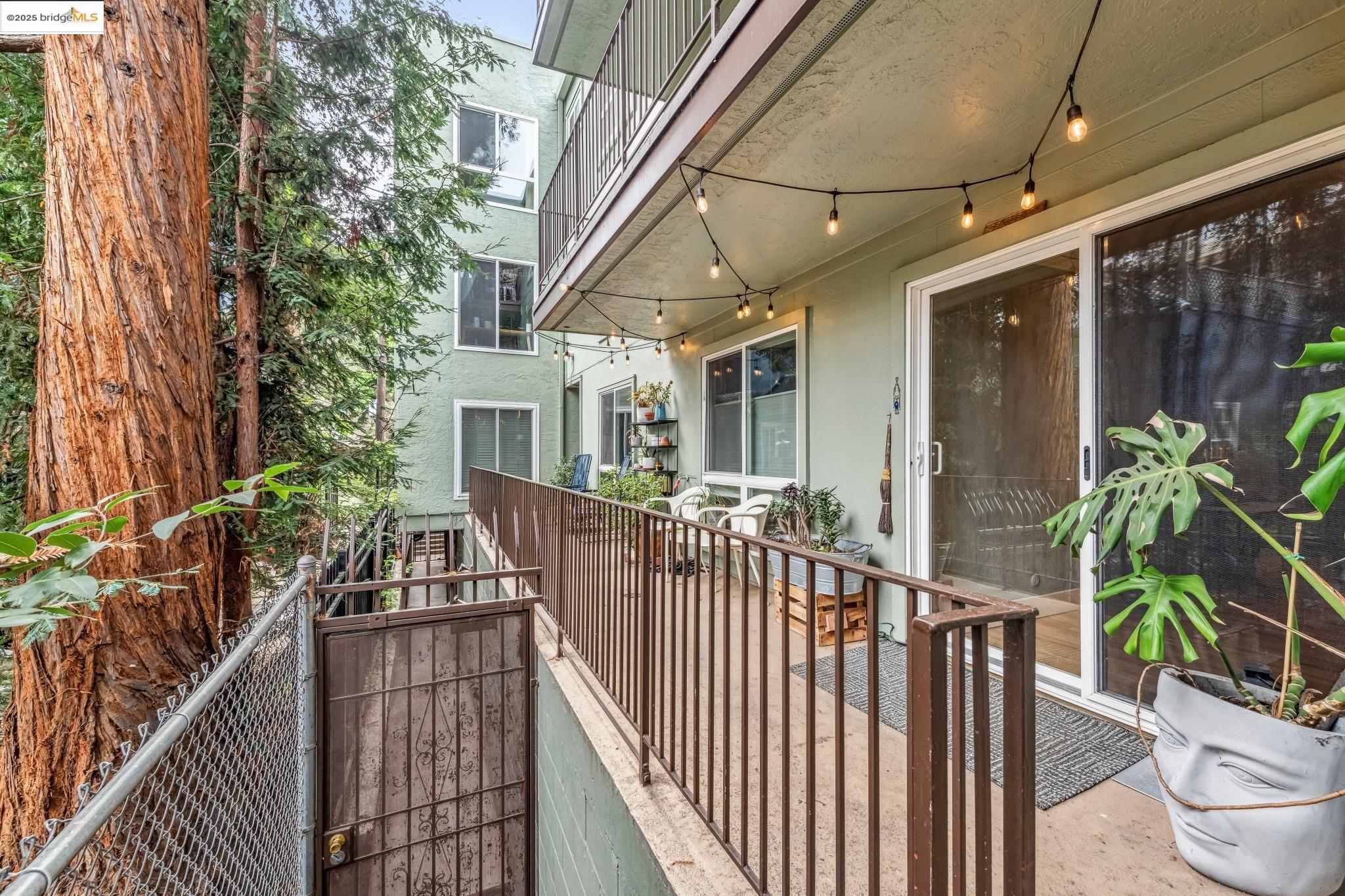 Detail Gallery Image 27 of 45 For 199 Montecito Ave #105,  Oakland,  CA 94610 - 2 Beds | 1 Baths