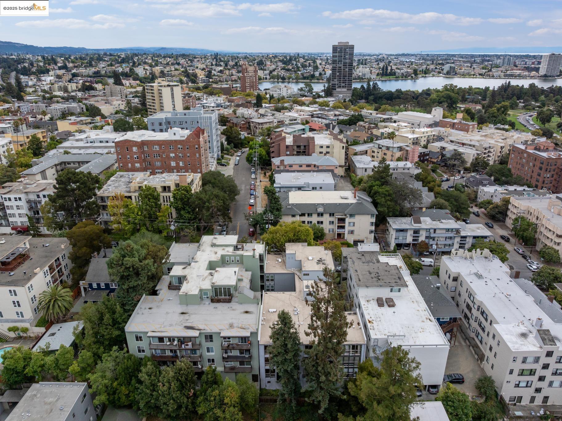 Detail Gallery Image 37 of 45 For 199 Montecito Ave #105,  Oakland,  CA 94610 - 2 Beds | 1 Baths