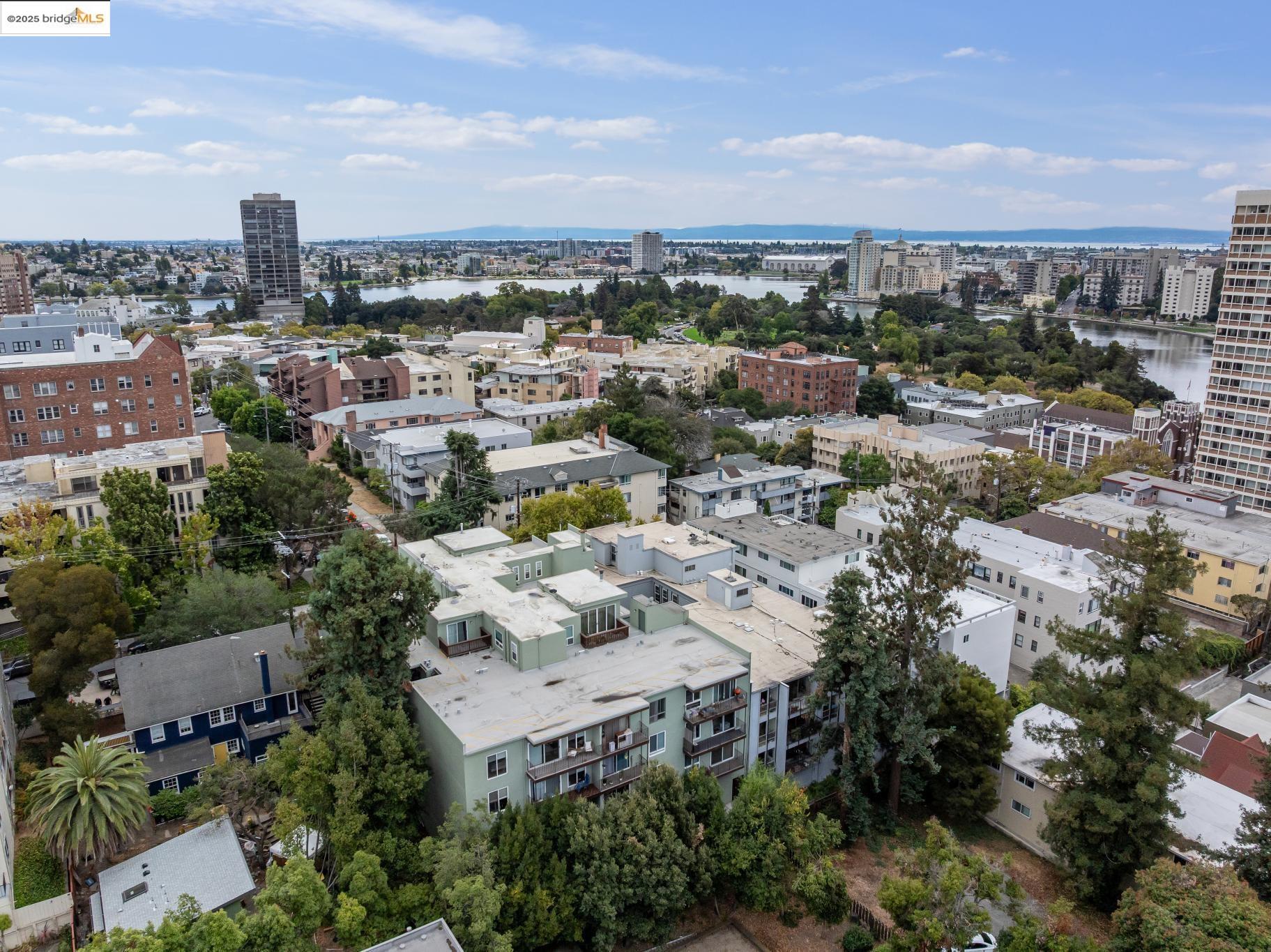 Detail Gallery Image 38 of 45 For 199 Montecito Ave #105,  Oakland,  CA 94610 - 2 Beds | 1 Baths