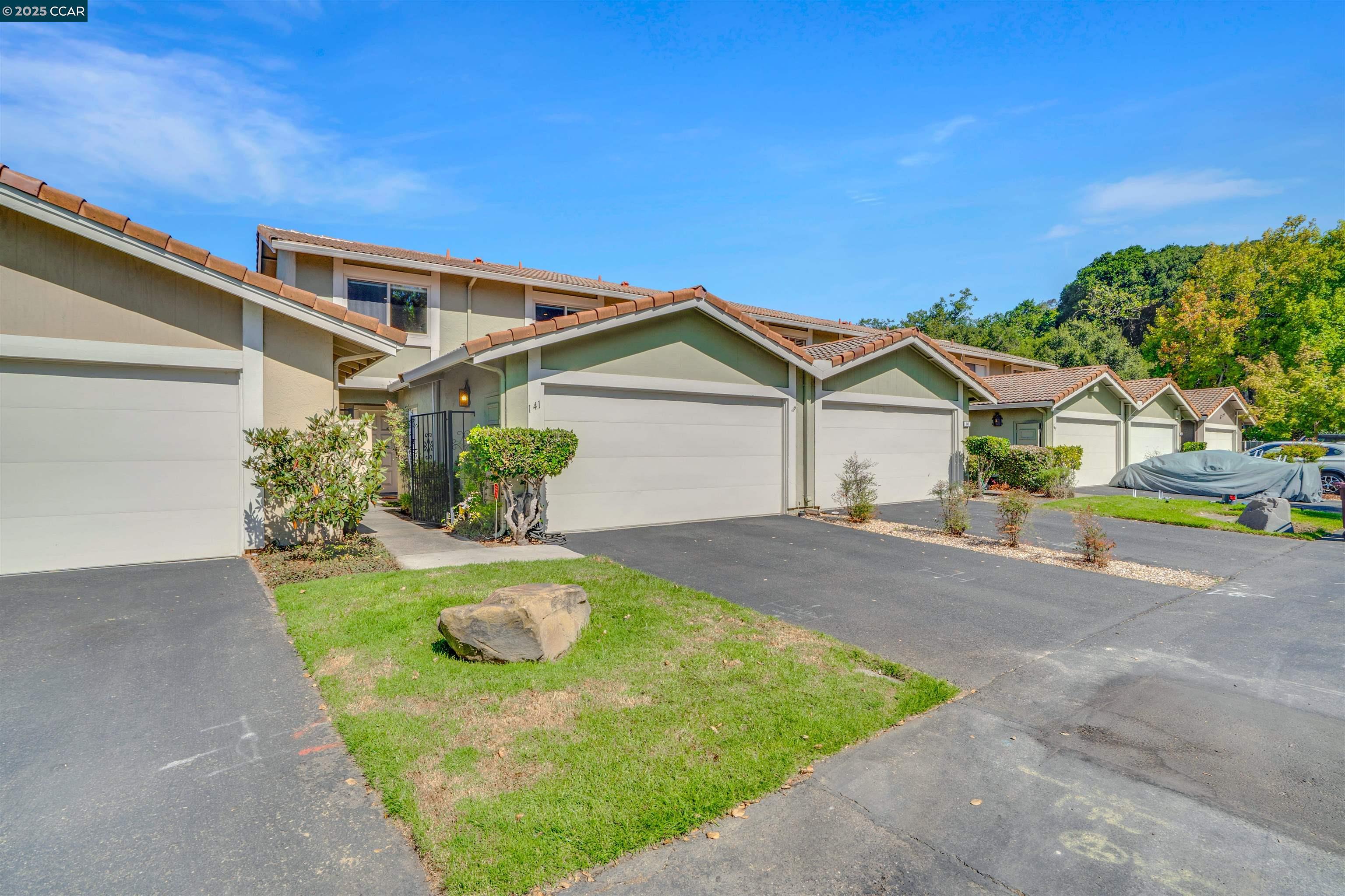 Photo #2: 41111319 Listing 