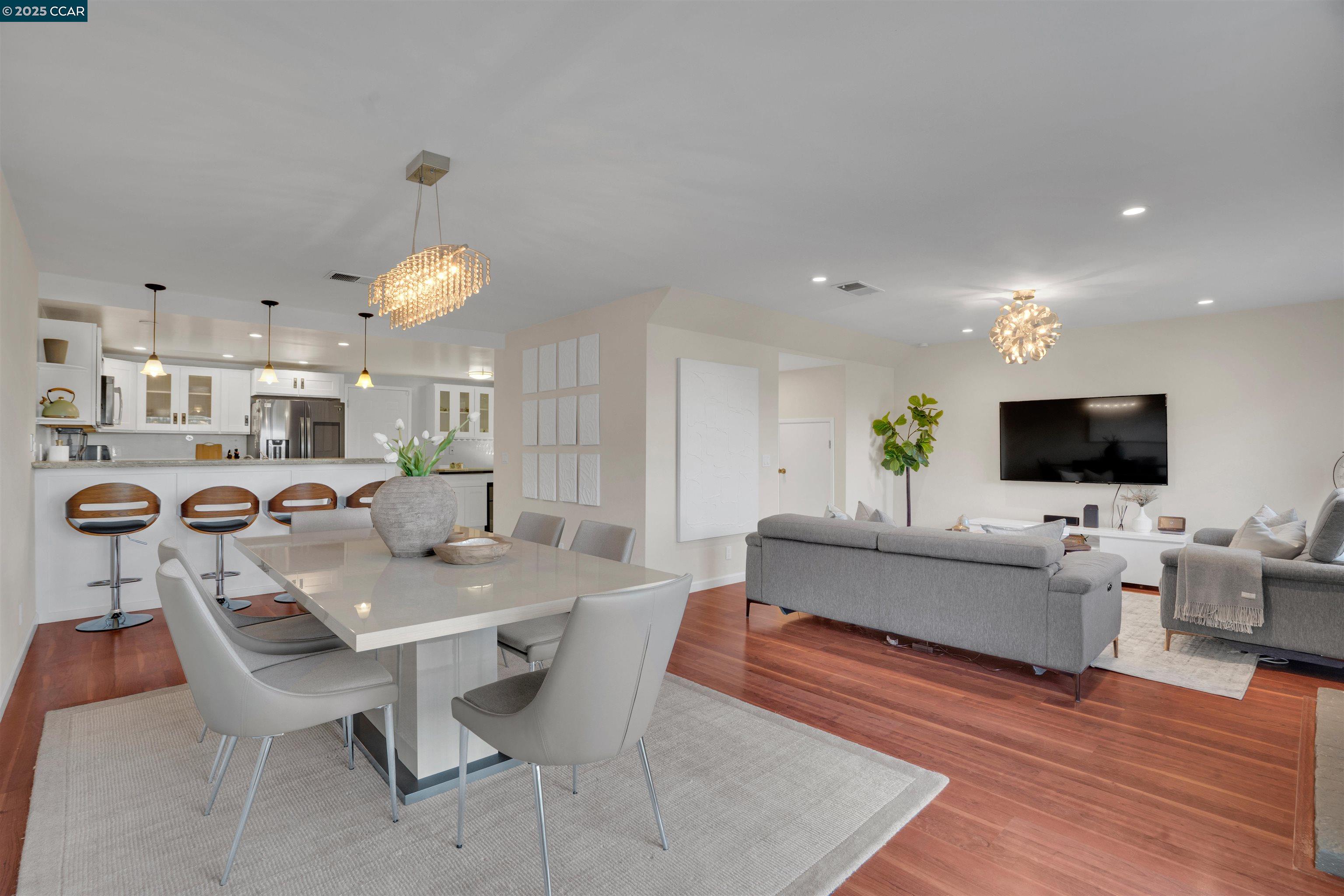Photo #4: 41111319 Listing 