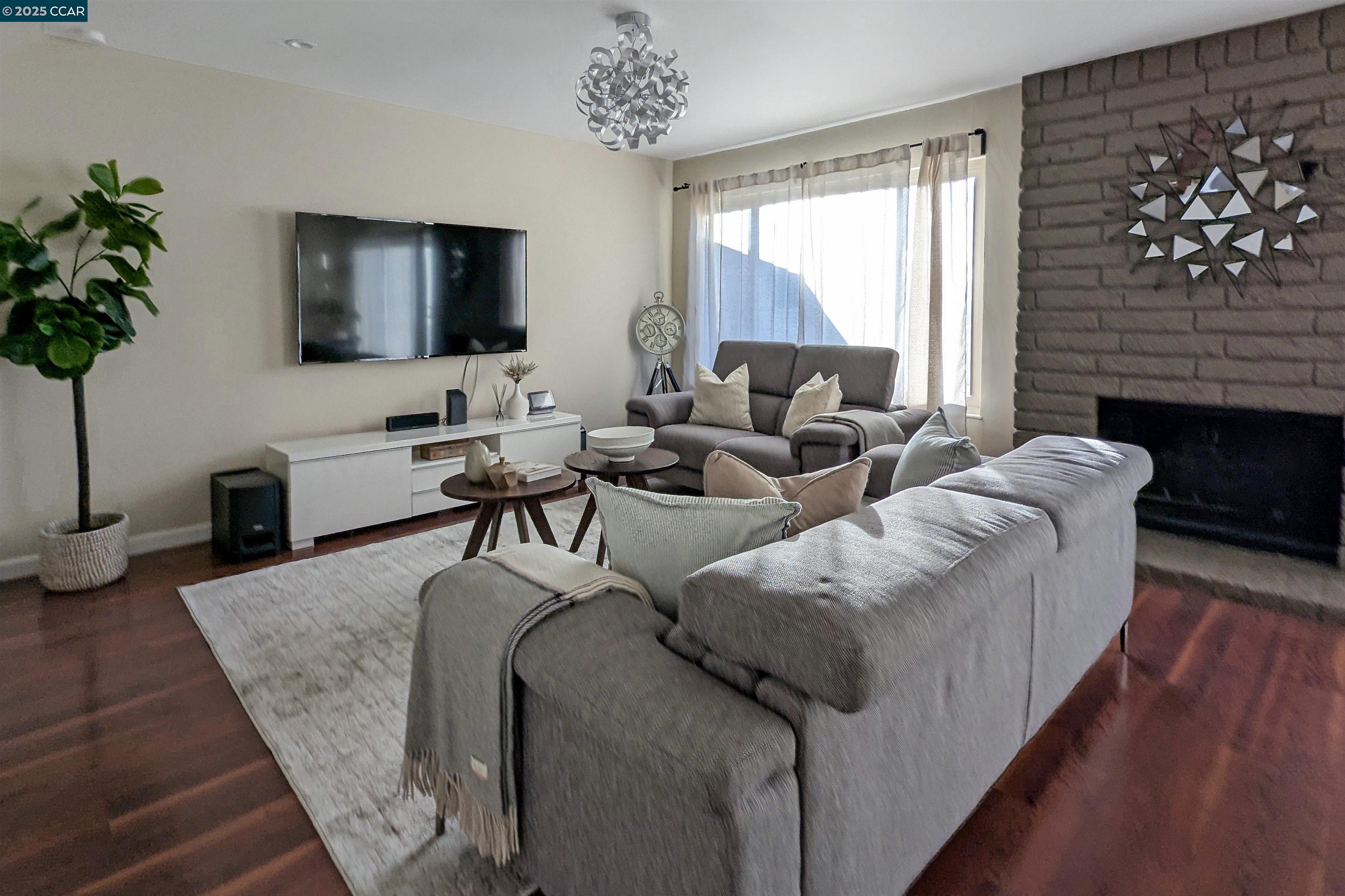 Photo #5: 41111319 Listing 