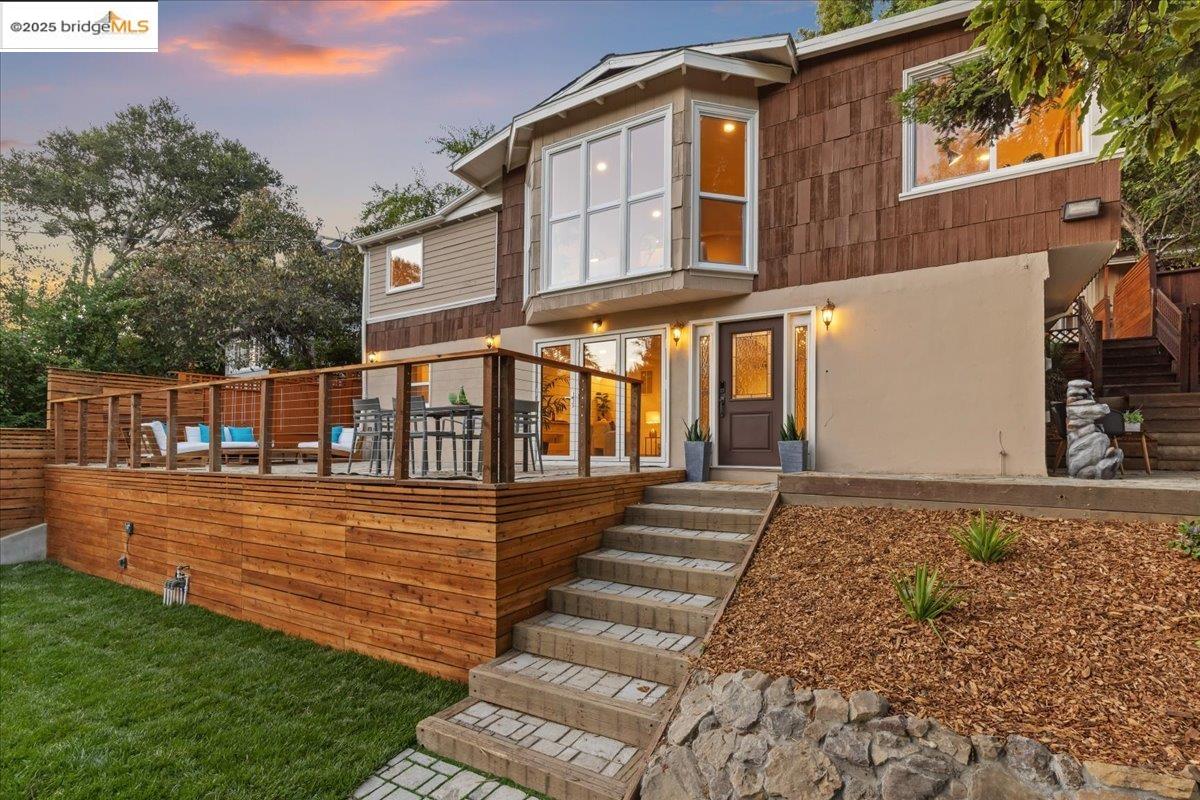 Detail Gallery Image 2 of 59 For 164 Duncan Way, Oakland,  CA 94611 - 5 Beds | 3 Baths