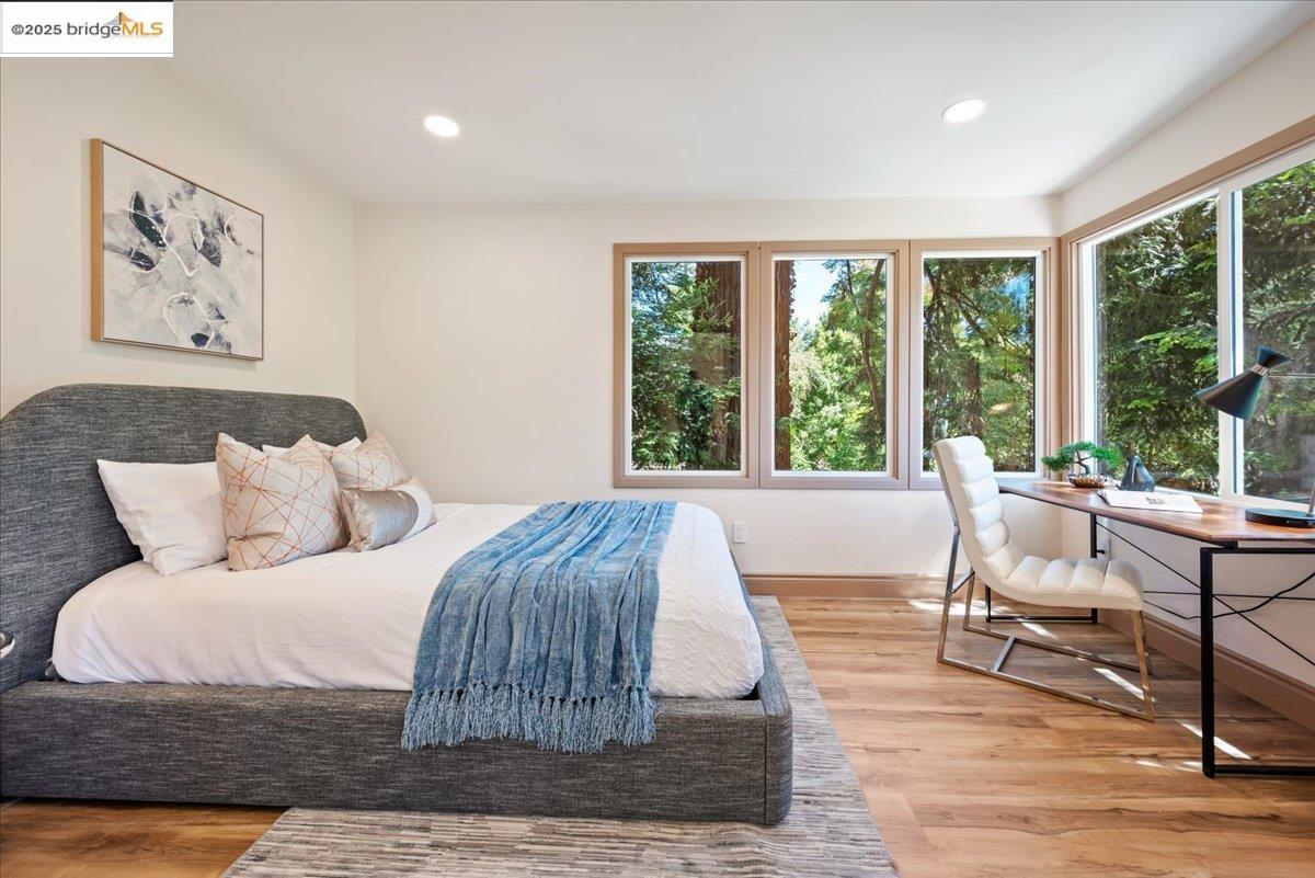 Detail Gallery Image 21 of 59 For 164 Duncan Way, Oakland,  CA 94611 - 5 Beds | 3 Baths