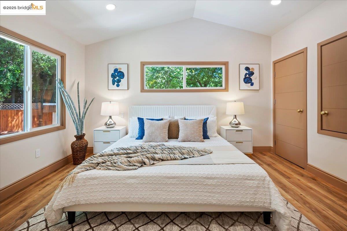 Detail Gallery Image 30 of 59 For 164 Duncan Way, Oakland,  CA 94611 - 5 Beds | 3 Baths