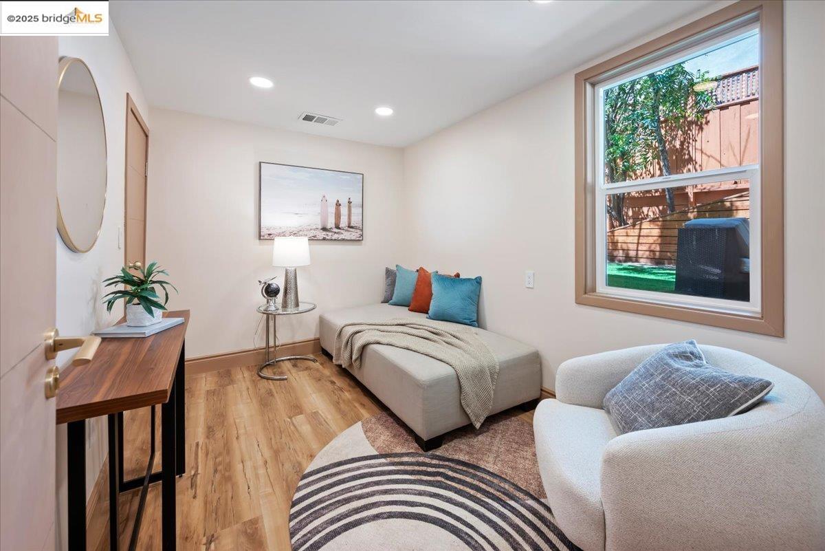 Detail Gallery Image 32 of 59 For 164 Duncan Way, Oakland,  CA 94611 - 5 Beds | 3 Baths
