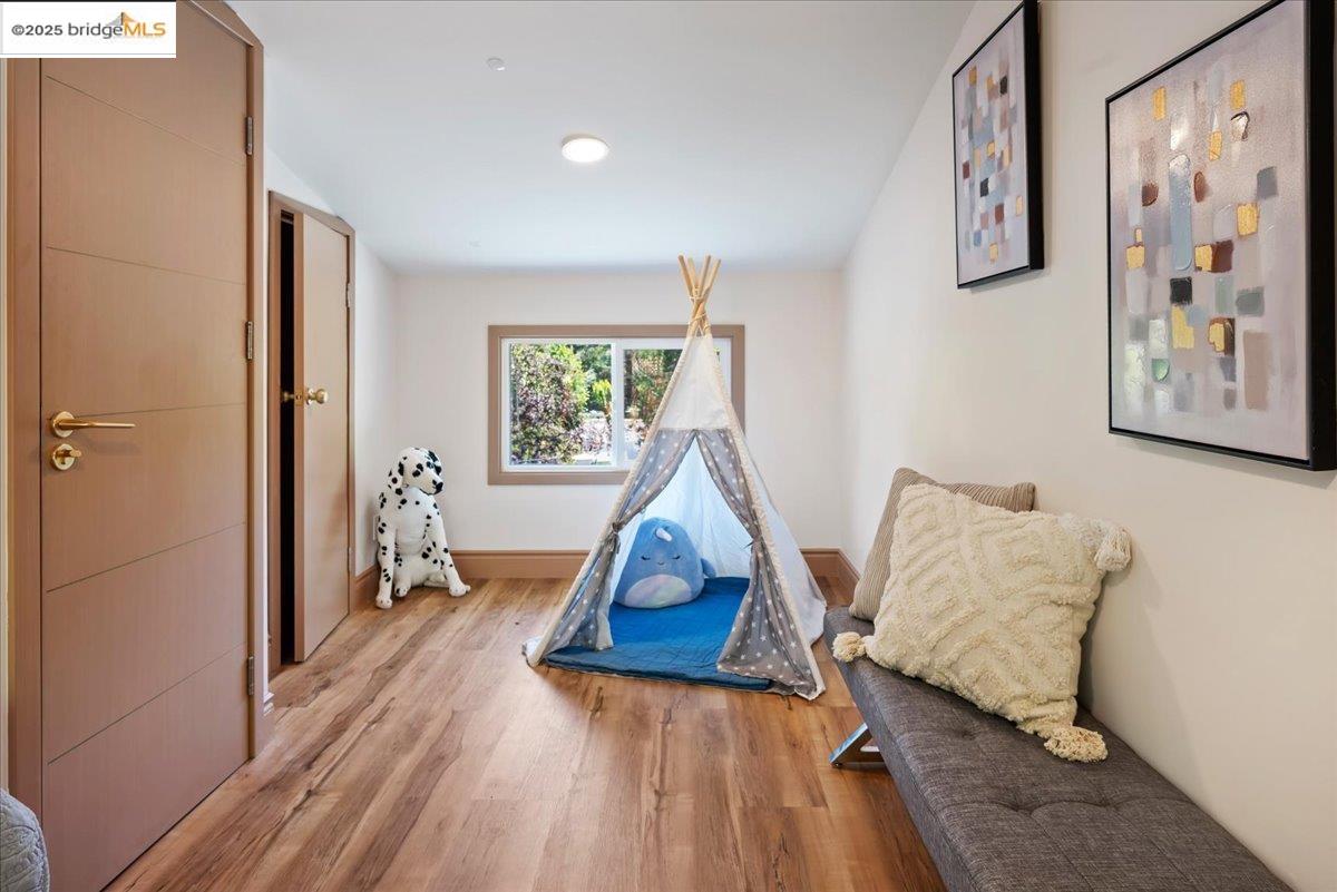 Detail Gallery Image 36 of 59 For 164 Duncan Way, Oakland,  CA 94611 - 5 Beds | 3 Baths