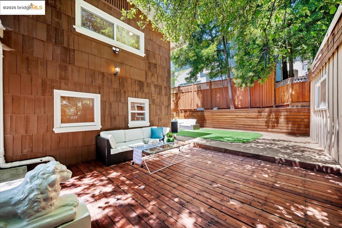 Detail Gallery Image 37 of 59 For 164 Duncan Way, Oakland,  CA 94611 - 5 Beds | 3 Baths