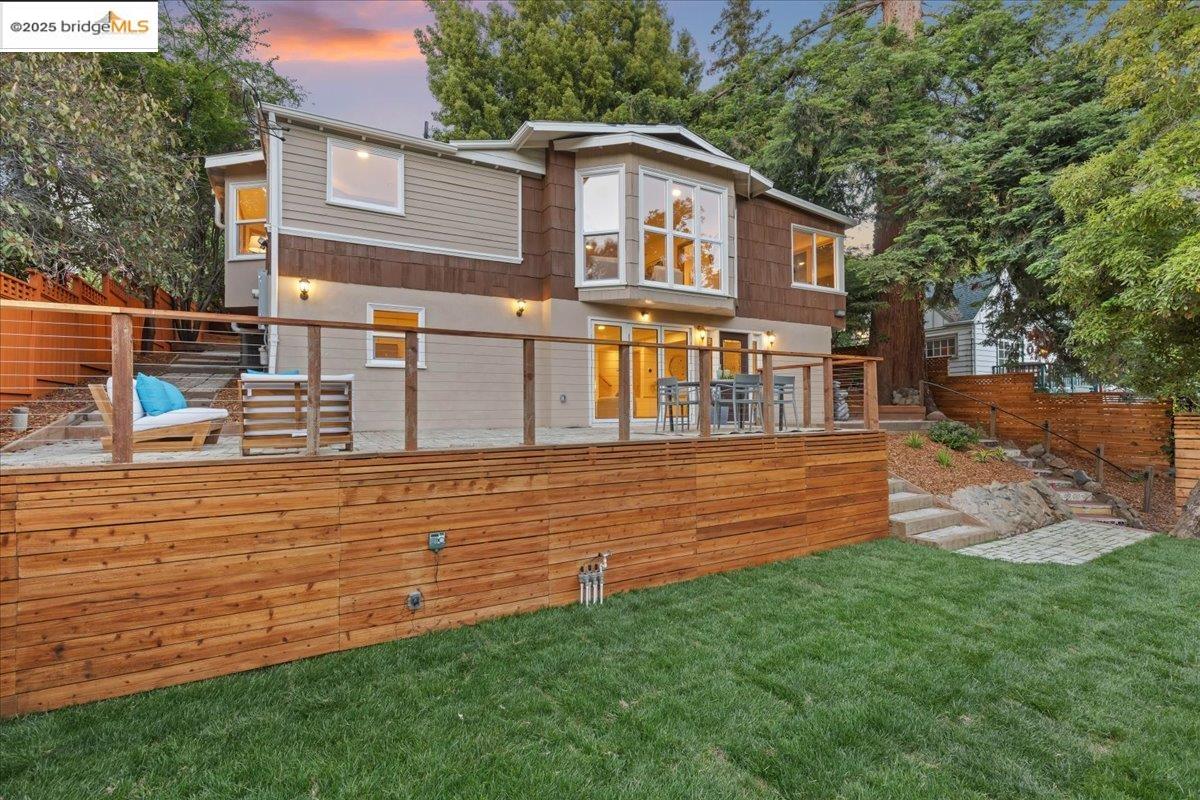 Detail Gallery Image 47 of 59 For 164 Duncan Way, Oakland,  CA 94611 - 5 Beds | 3 Baths