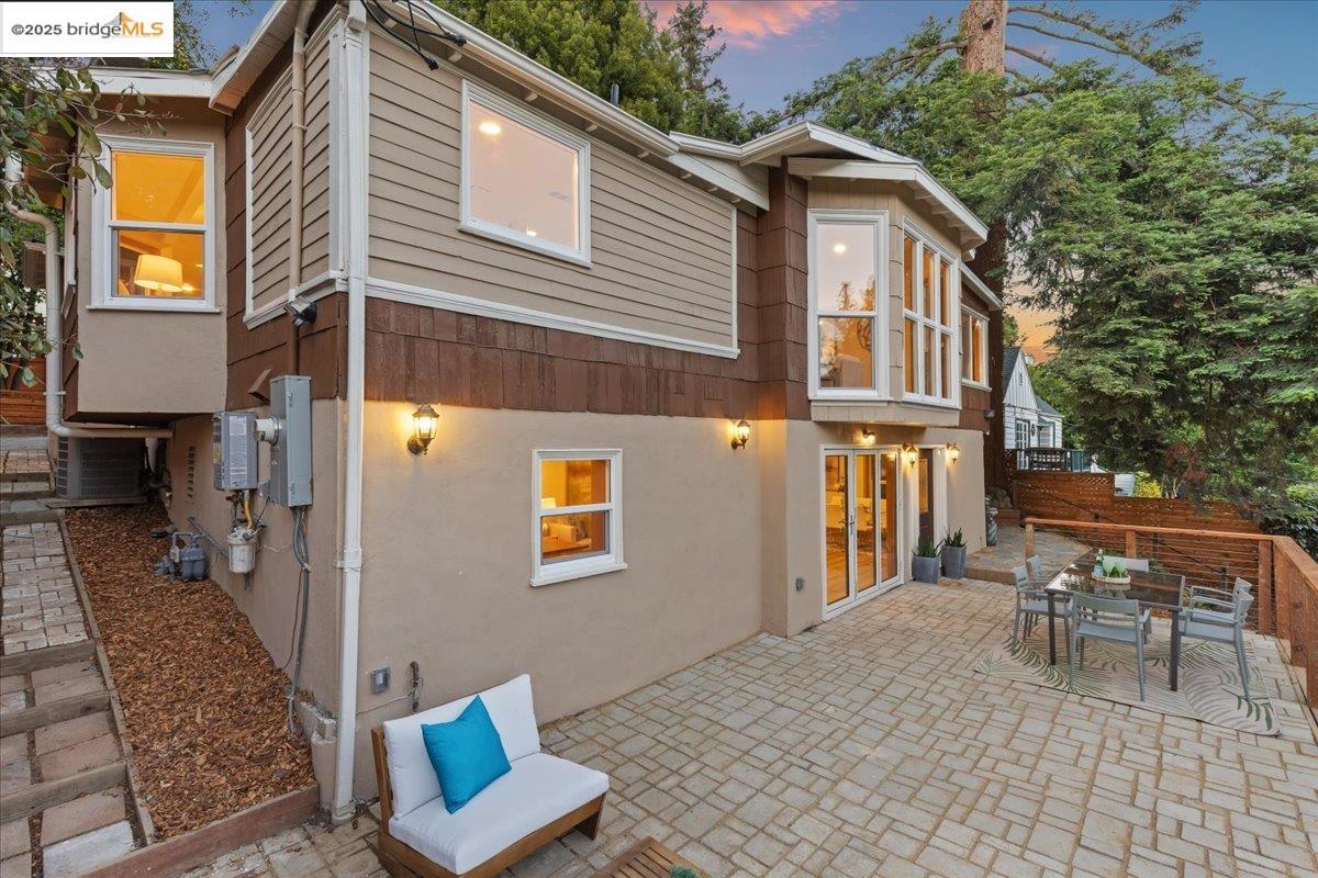Detail Gallery Image 48 of 59 For 164 Duncan Way, Oakland,  CA 94611 - 5 Beds | 3 Baths