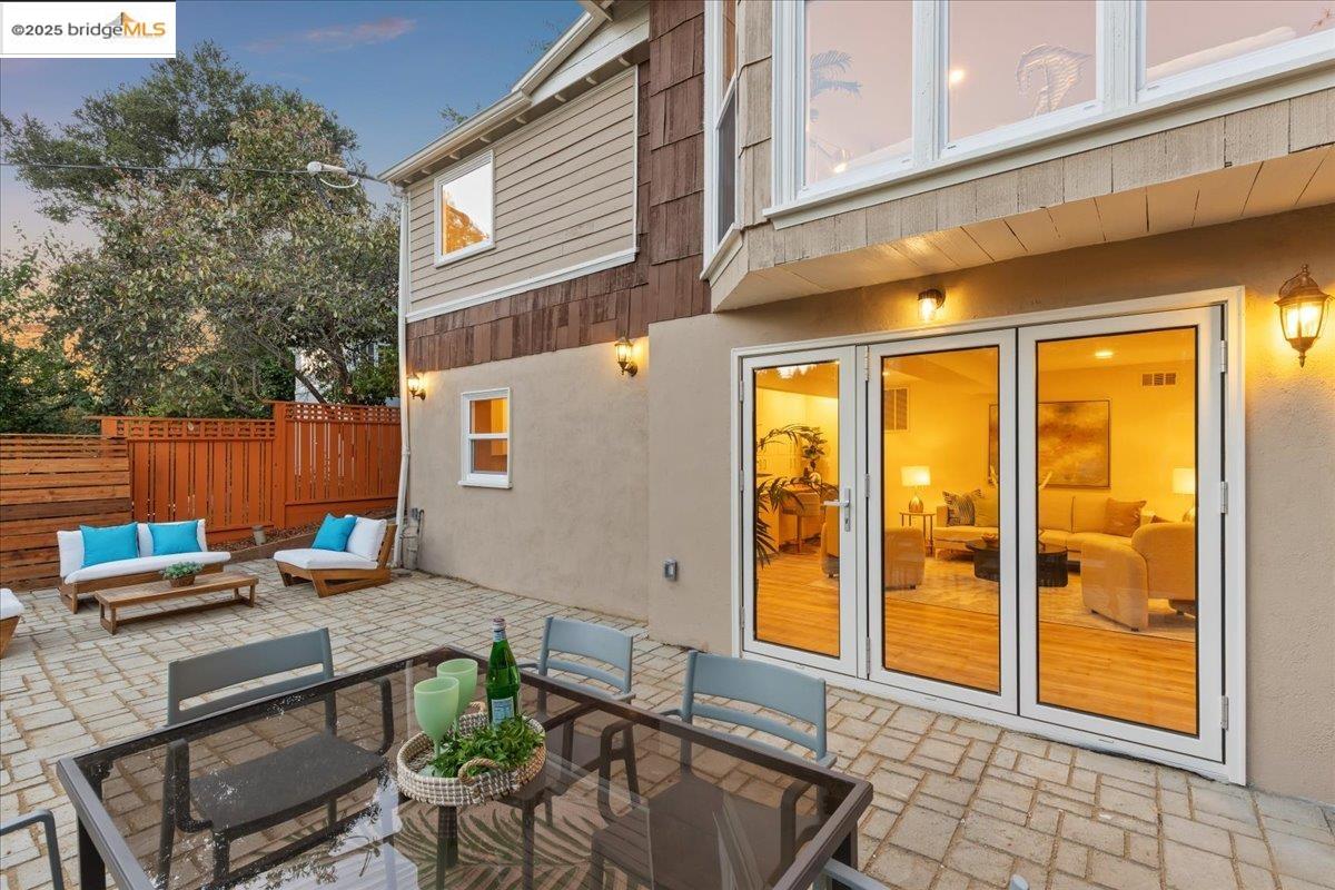 Detail Gallery Image 49 of 59 For 164 Duncan Way, Oakland,  CA 94611 - 5 Beds | 3 Baths