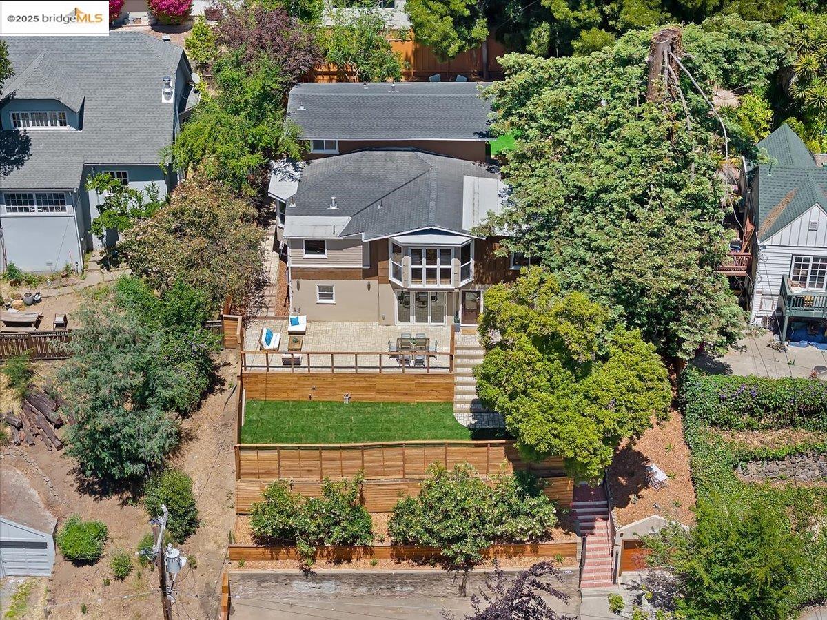 Detail Gallery Image 58 of 59 For 164 Duncan Way, Oakland,  CA 94611 - 5 Beds | 3 Baths
