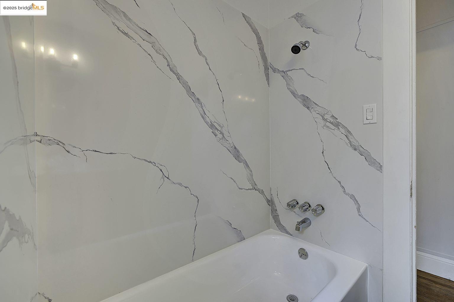 Detail Gallery Image 26 of 42 For 1337 E 25th St, Oakland,  CA 94606 - 3 Beds | 2 Baths