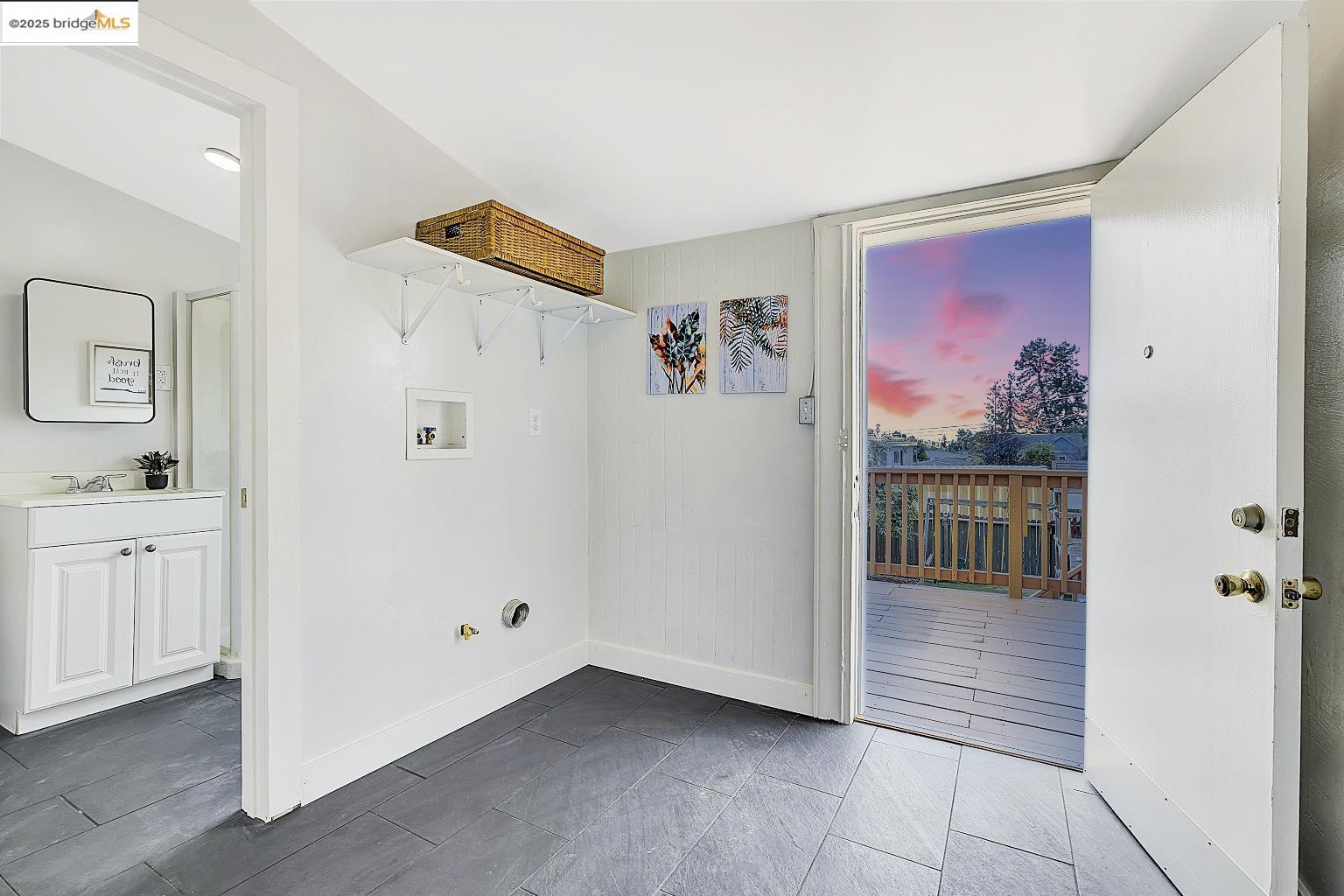 Detail Gallery Image 30 of 42 For 1337 E 25th St, Oakland,  CA 94606 - 3 Beds | 2 Baths