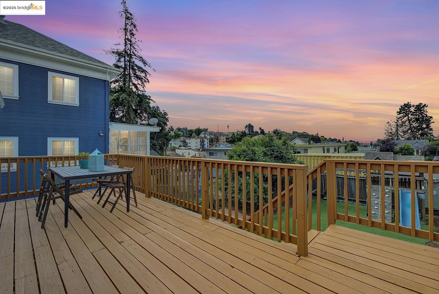 Detail Gallery Image 33 of 42 For 1337 E 25th St, Oakland,  CA 94606 - 3 Beds | 2 Baths