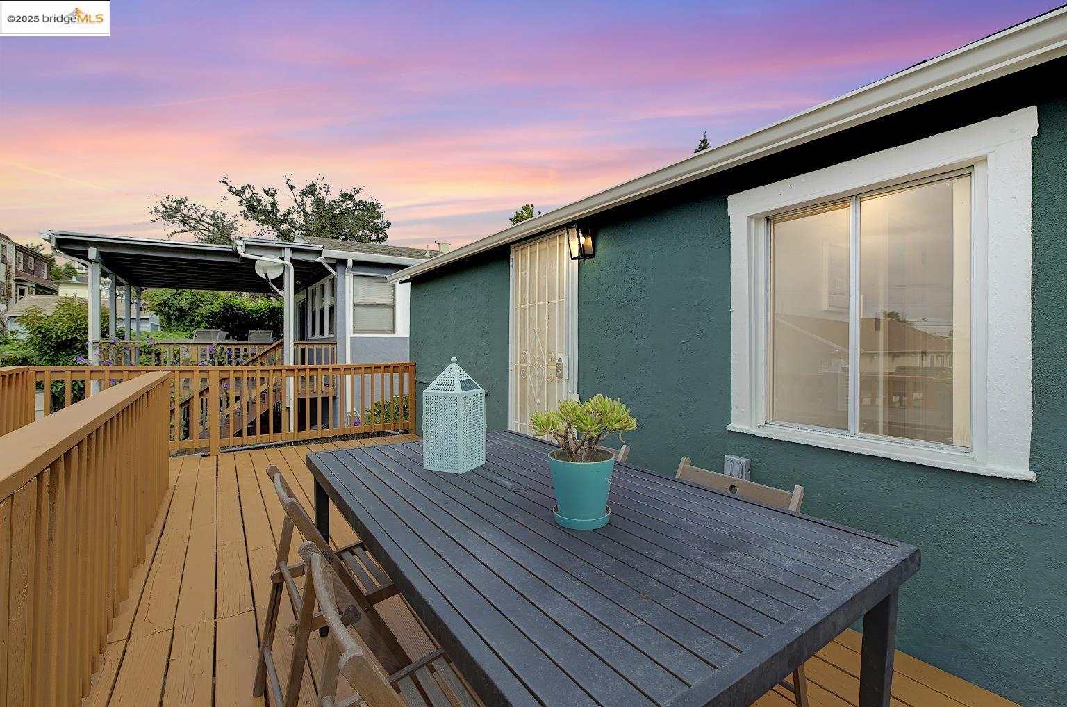 Detail Gallery Image 34 of 42 For 1337 E 25th St, Oakland,  CA 94606 - 3 Beds | 2 Baths