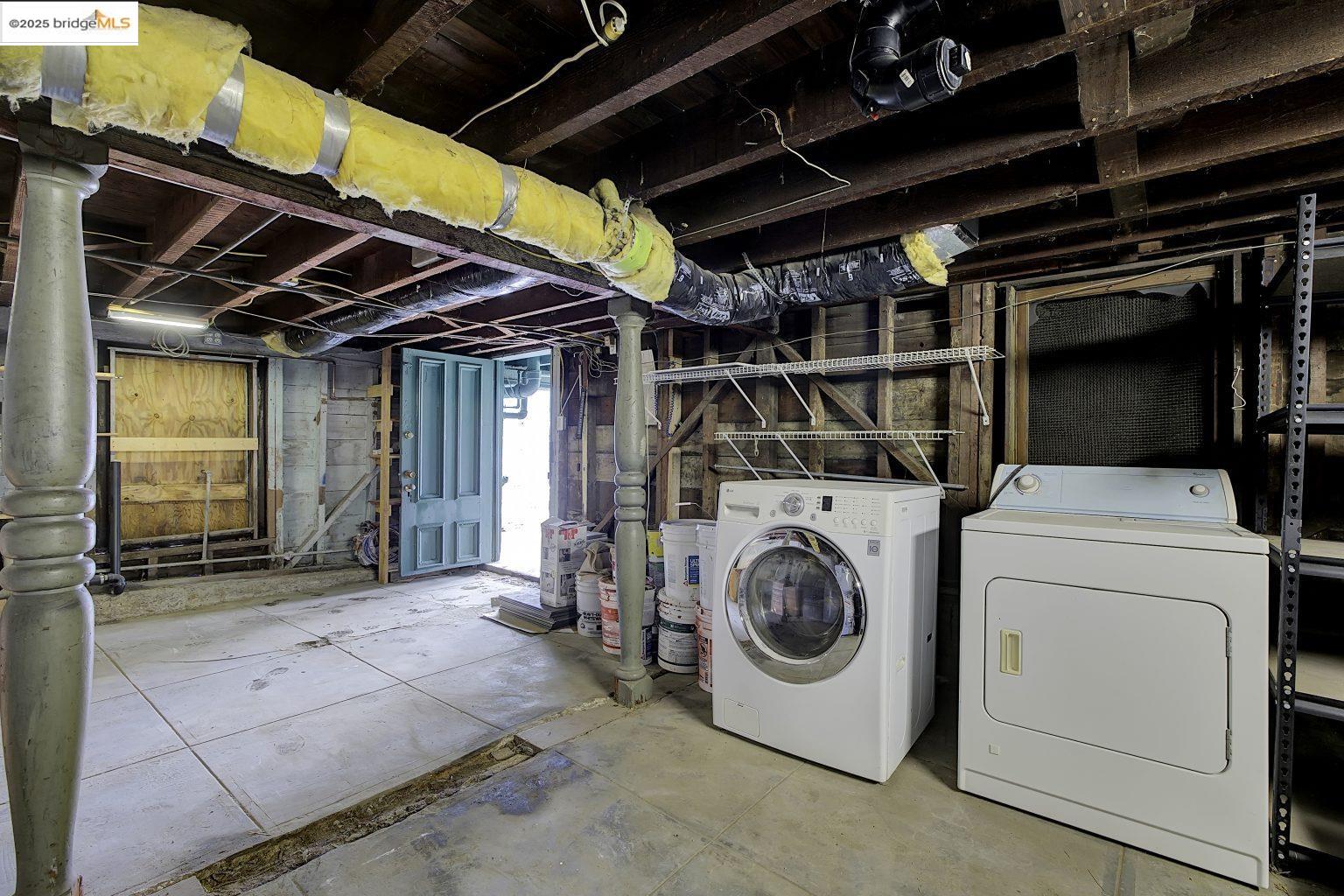 Detail Gallery Image 41 of 42 For 1337 E 25th St, Oakland,  CA 94606 - 3 Beds | 2 Baths