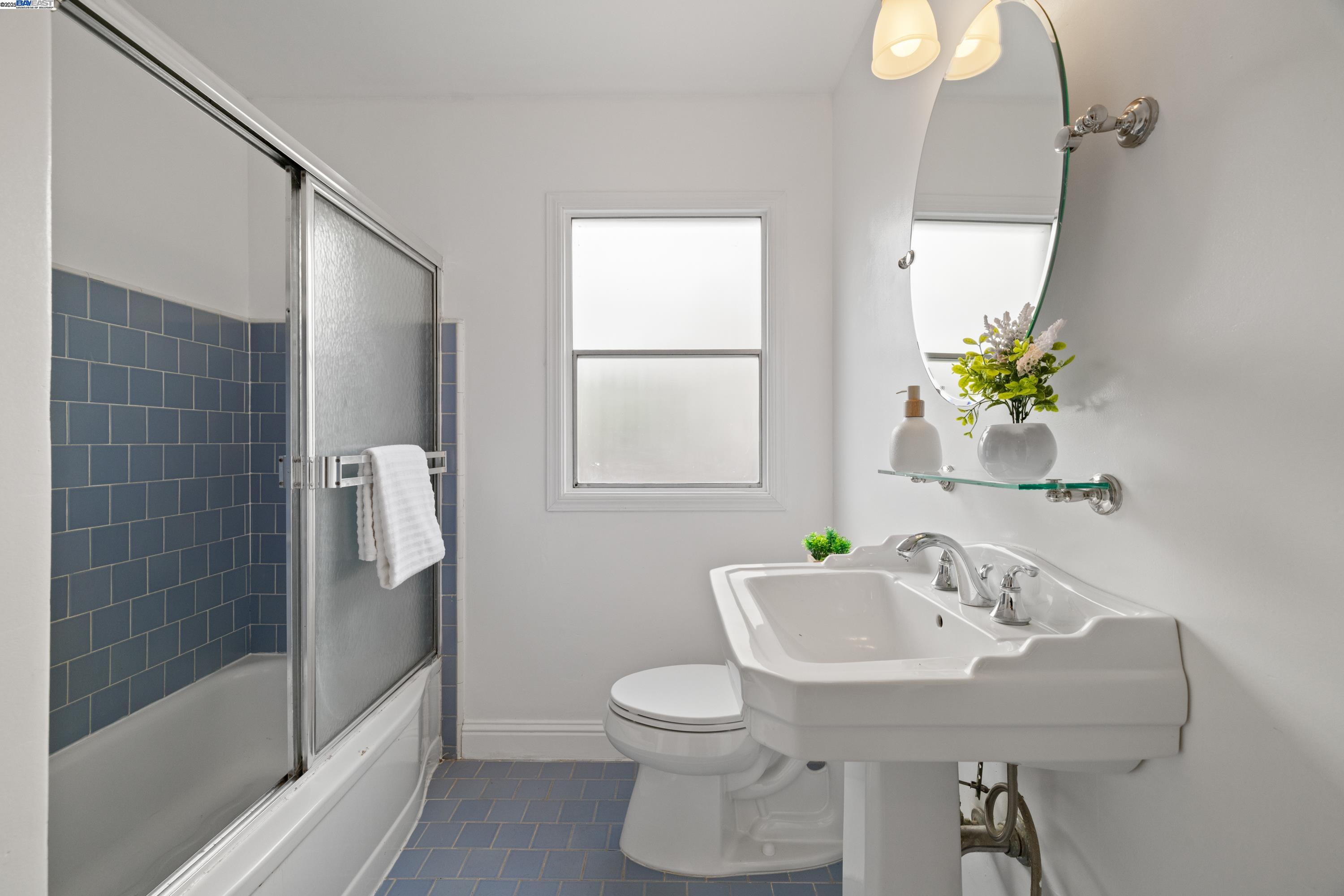 Detail Gallery Image 12 of 18 For 22134 Orange Ave, Castro Valley,  CA 94546 - 2 Beds | 1 Baths