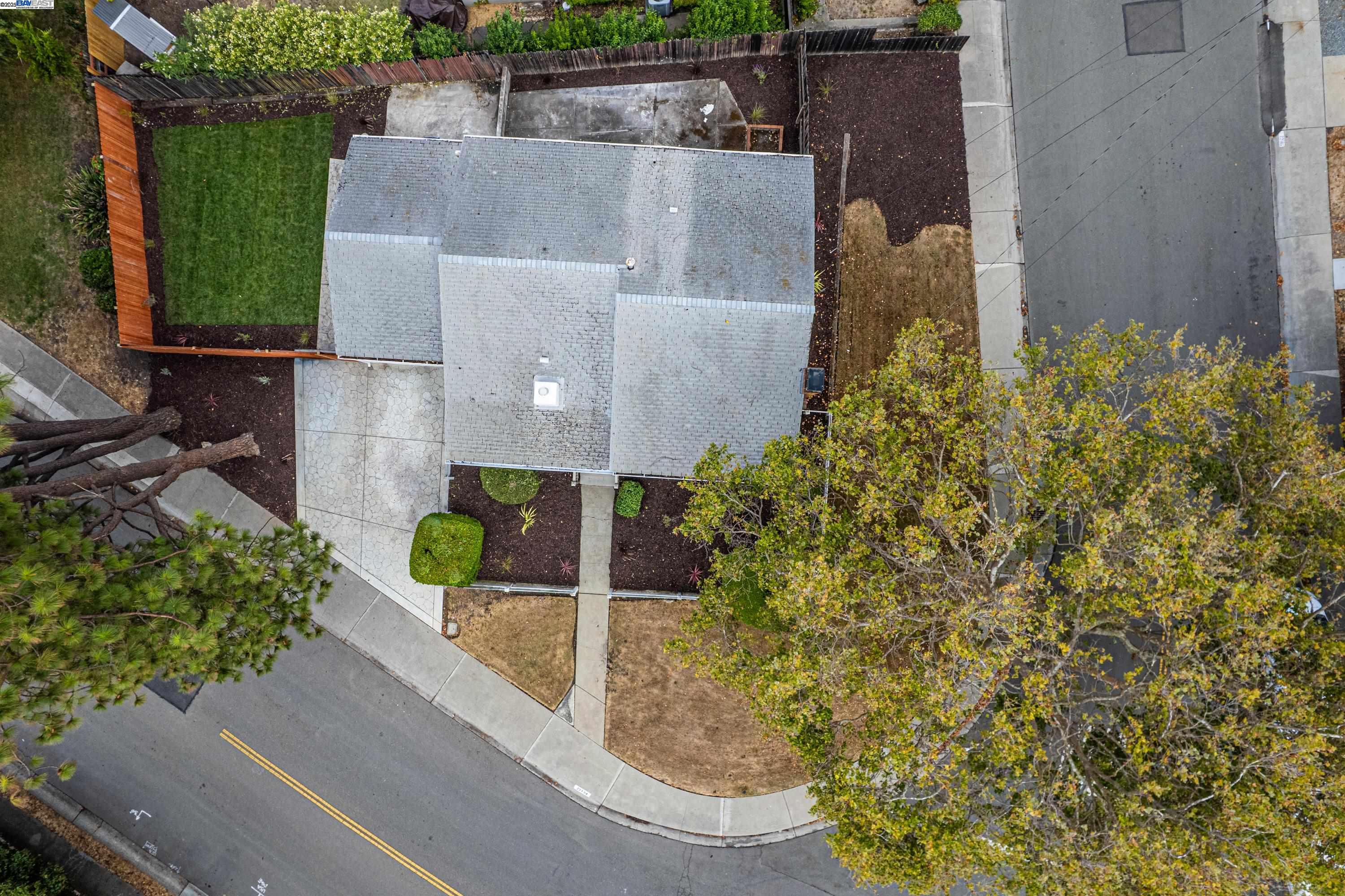 Detail Gallery Image 16 of 18 For 22134 Orange Ave, Castro Valley,  CA 94546 - 2 Beds | 1 Baths