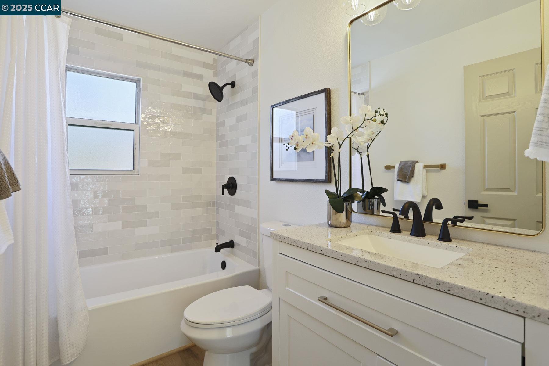 Detail Gallery Image 13 of 18 For 4024 39th St, Sacramento,  CA 95820 - 2 Beds | 1 Baths