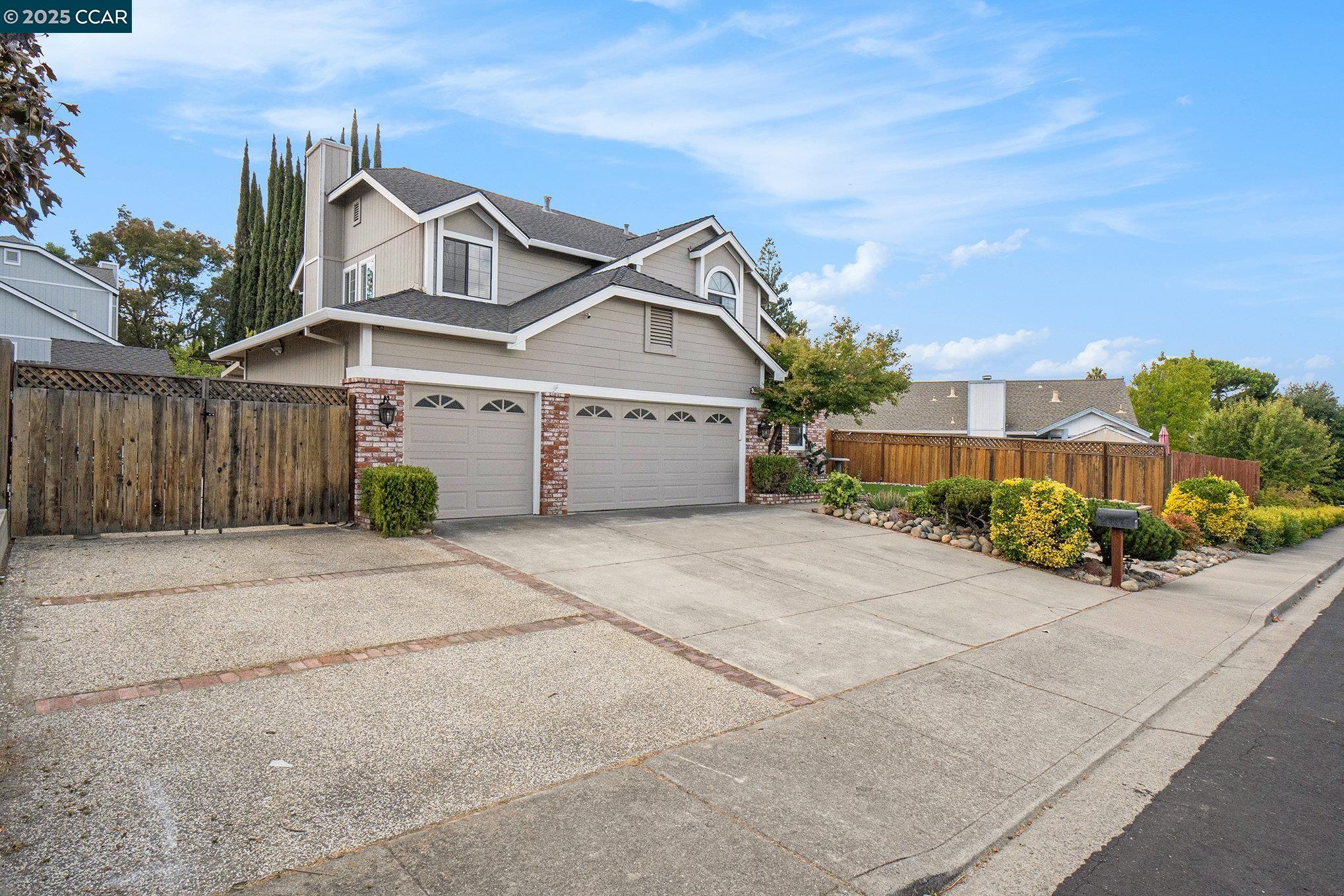 Detail Gallery Image 8 of 45 For 924 Flintrock Drive, Antioch,  CA 94509-6981 - 4 Beds | 2/1 Baths