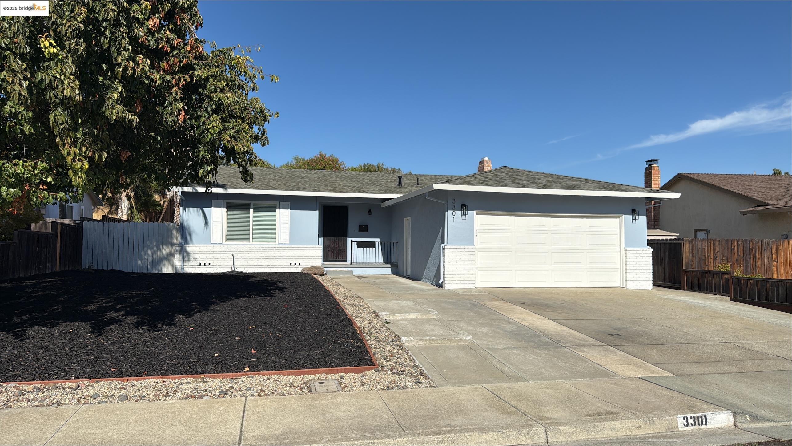 Detail Gallery Image 1 of 14 For 3301 Saint James Pl, Antioch,  CA 94509 - 3 Beds | 2 Baths