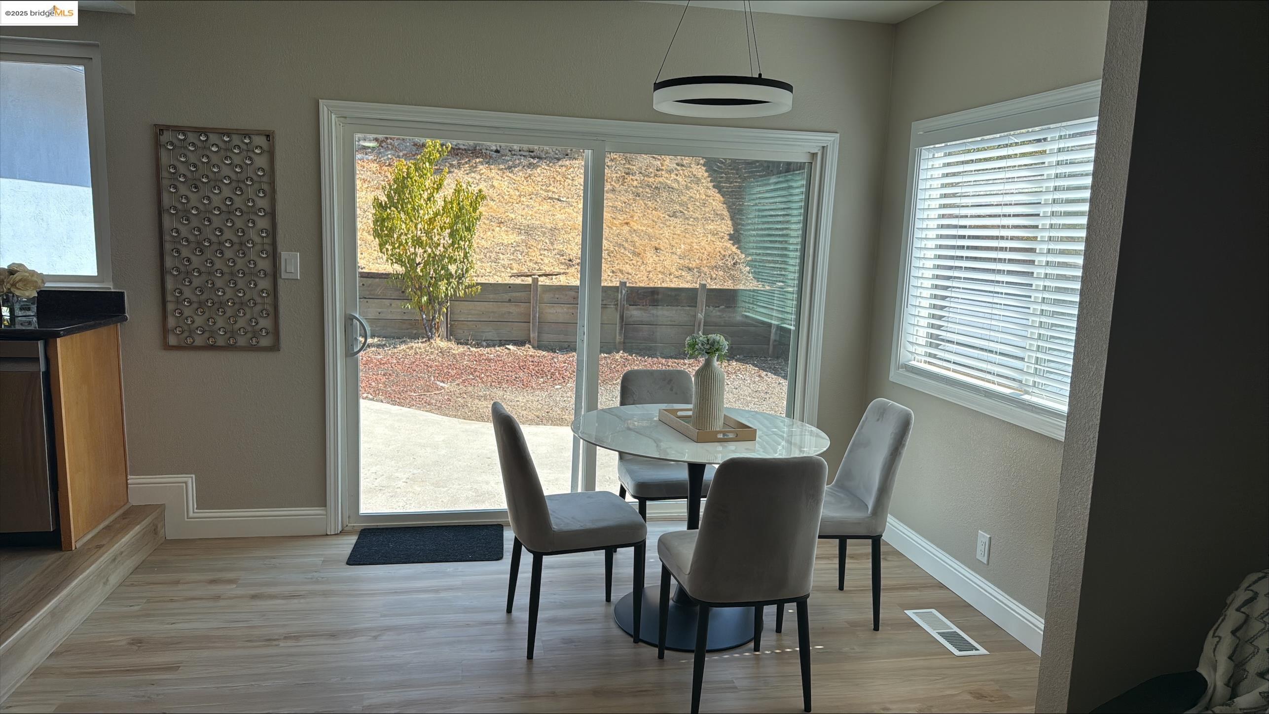 Detail Gallery Image 3 of 14 For 3301 Saint James Pl, Antioch,  CA 94509 - 3 Beds | 2 Baths