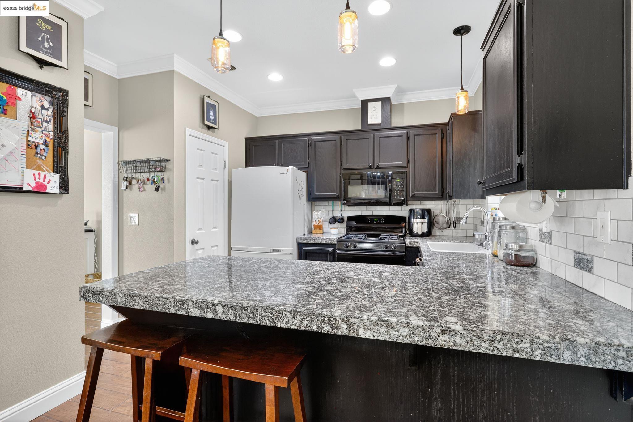 Detail Gallery Image 11 of 15 For 321 Lakespring Pl, Oakley,  CA 94561 - 3 Beds | 2 Baths