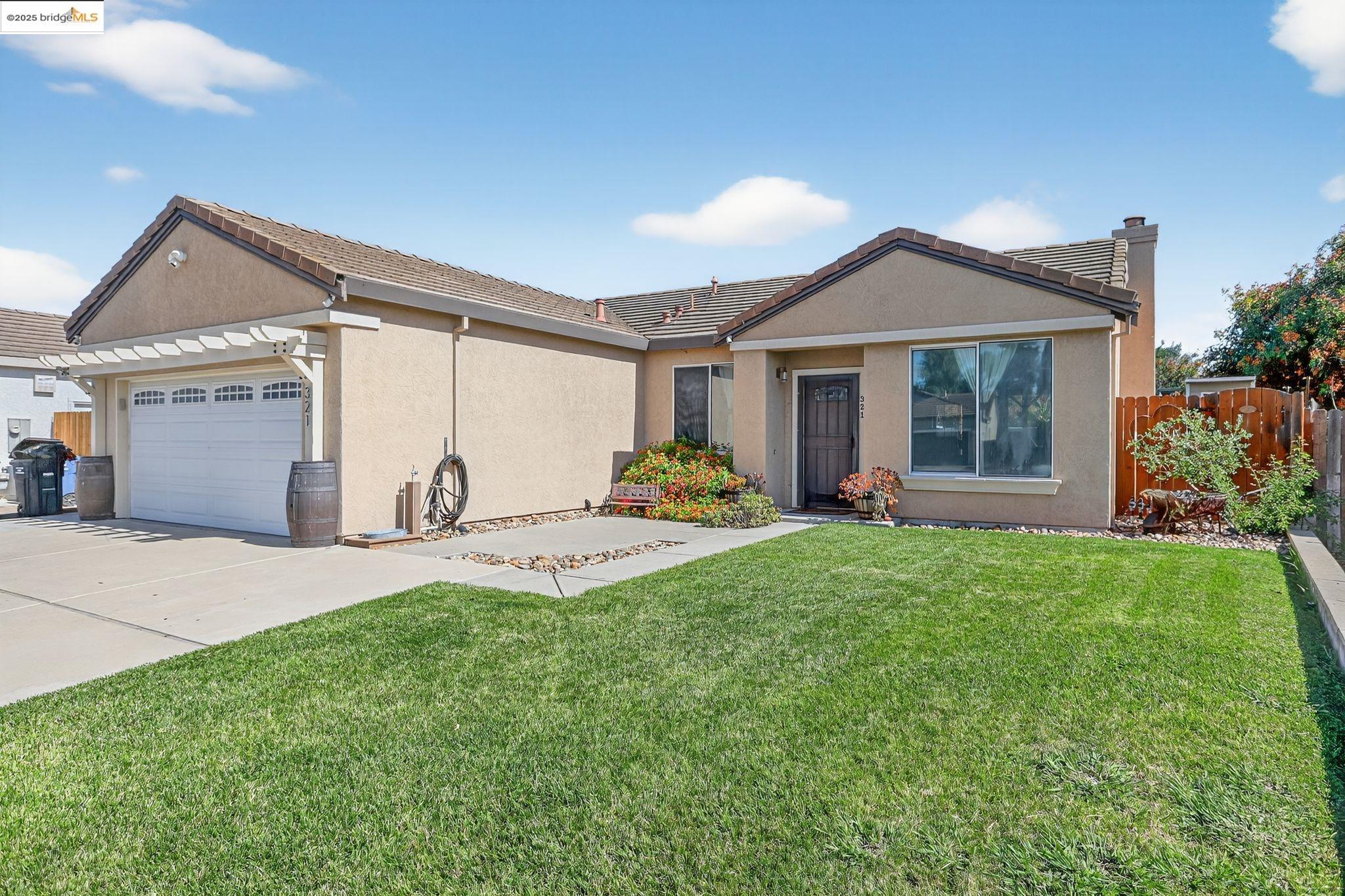 Detail Gallery Image 3 of 15 For 321 Lakespring Pl, Oakley,  CA 94561 - 3 Beds | 2 Baths