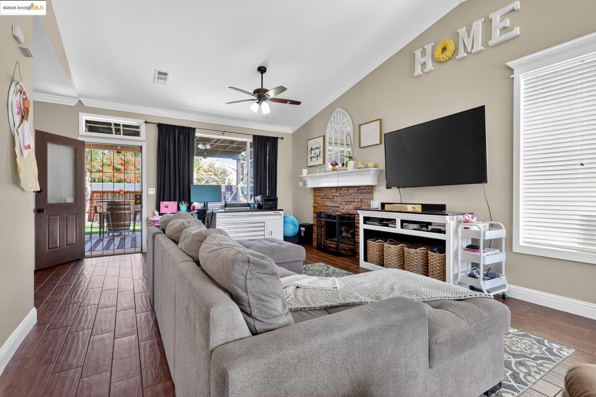 Detail Gallery Image 6 of 15 For 321 Lakespring Pl, Oakley,  CA 94561 - 3 Beds | 2 Baths