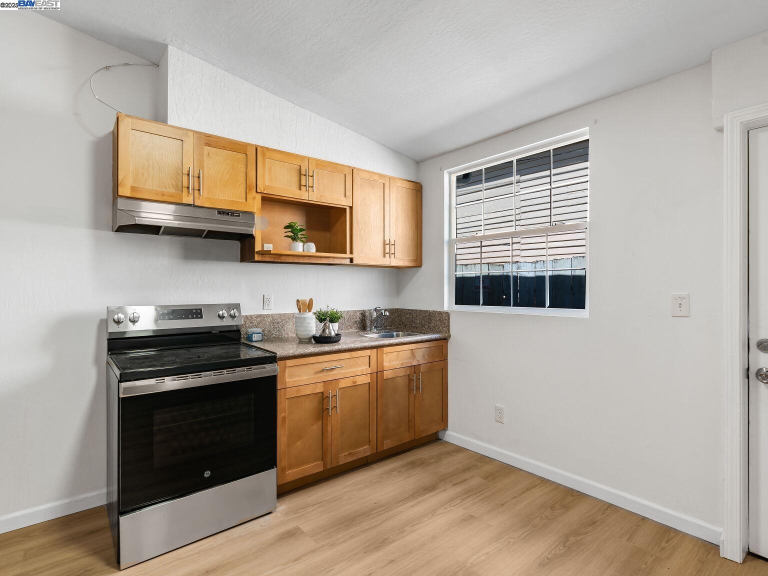 Detail Gallery Image 39 of 60 For 2801 38th Ave, Oakland,  CA 94619 - – Beds | – Baths