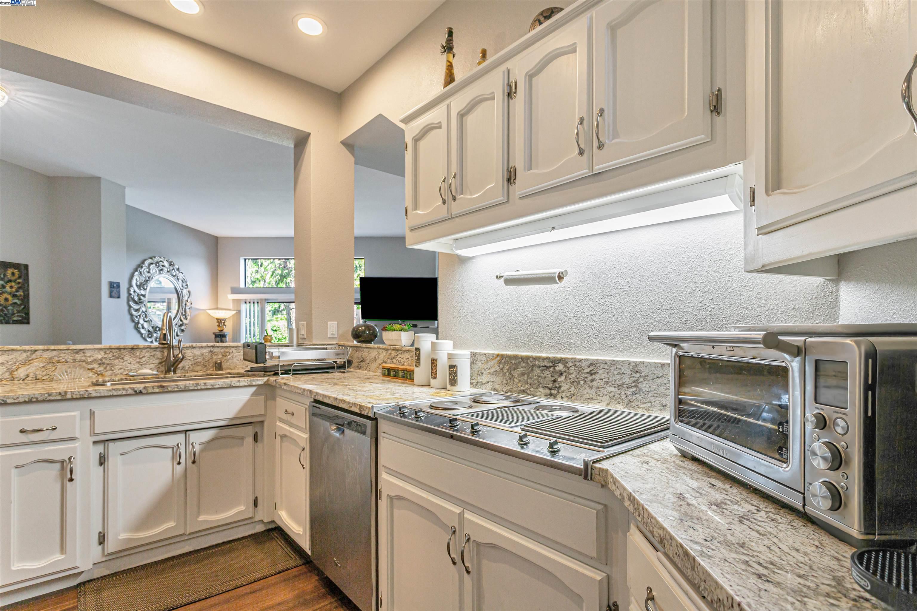 Photo #15: 41111334 Listing: Photo #15
