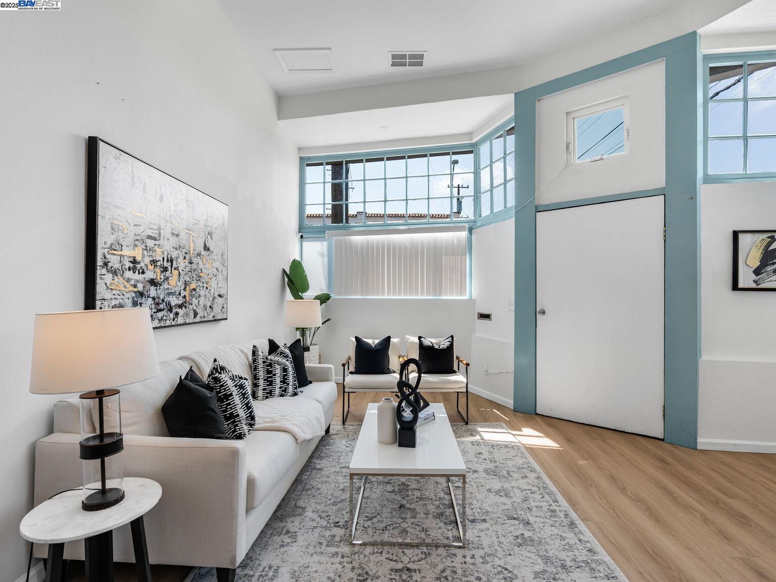 Detail Gallery Image 14 of 60 For 2801 38th Ave, Oakland,  CA 94619 - 8 Beds | 4 Baths
