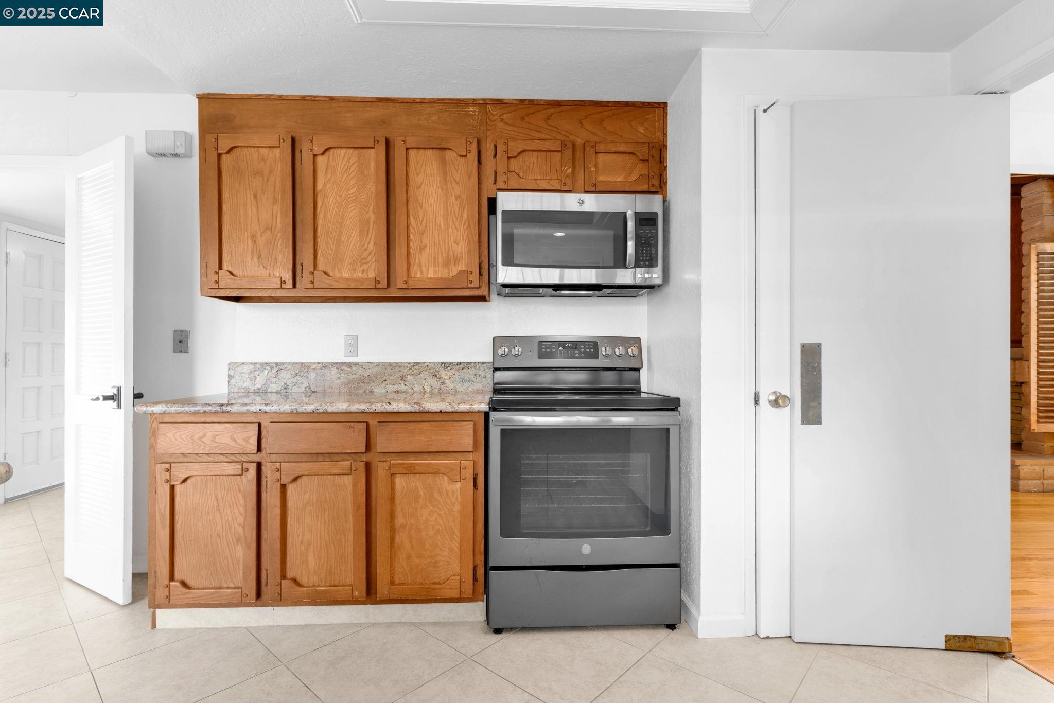 Detail Gallery Image 14 of 52 For 9483 Olympia Fields Dr, San Ramon,  CA 94583 - 4 Beds | 2 Baths