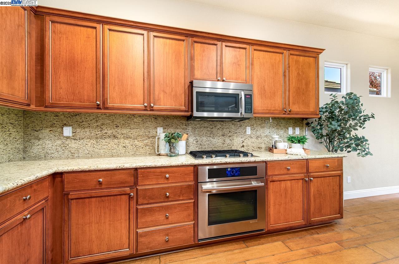 Detail Gallery Image 7 of 60 For 1033 Malbec Ln, Brentwood,  CA 94513 - 2 Beds | 2 Baths
