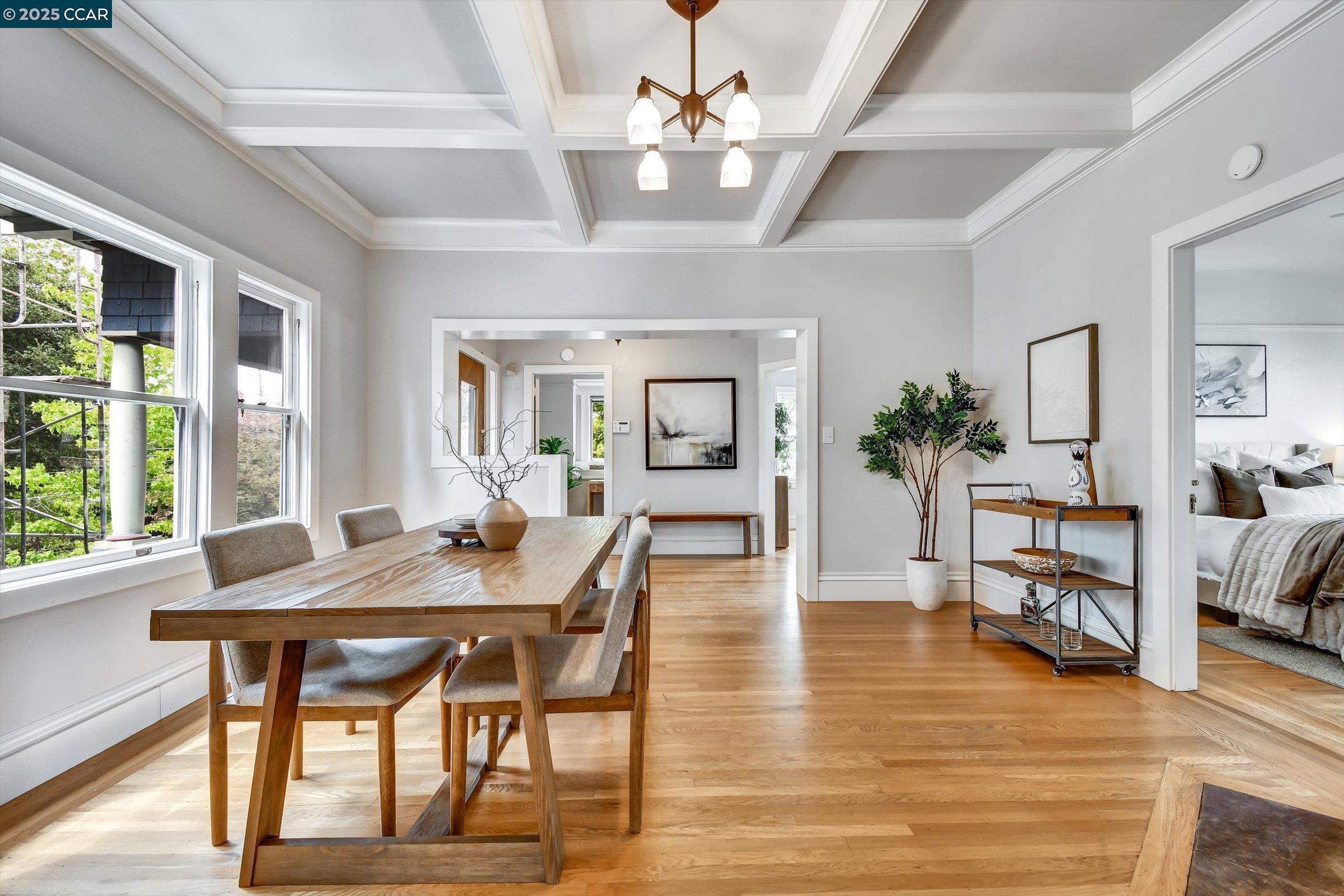 Detail Gallery Image 11 of 46 For 512 Haddon Rd, Oakland,  CA 94606 - 2 Beds | 1/1 Baths