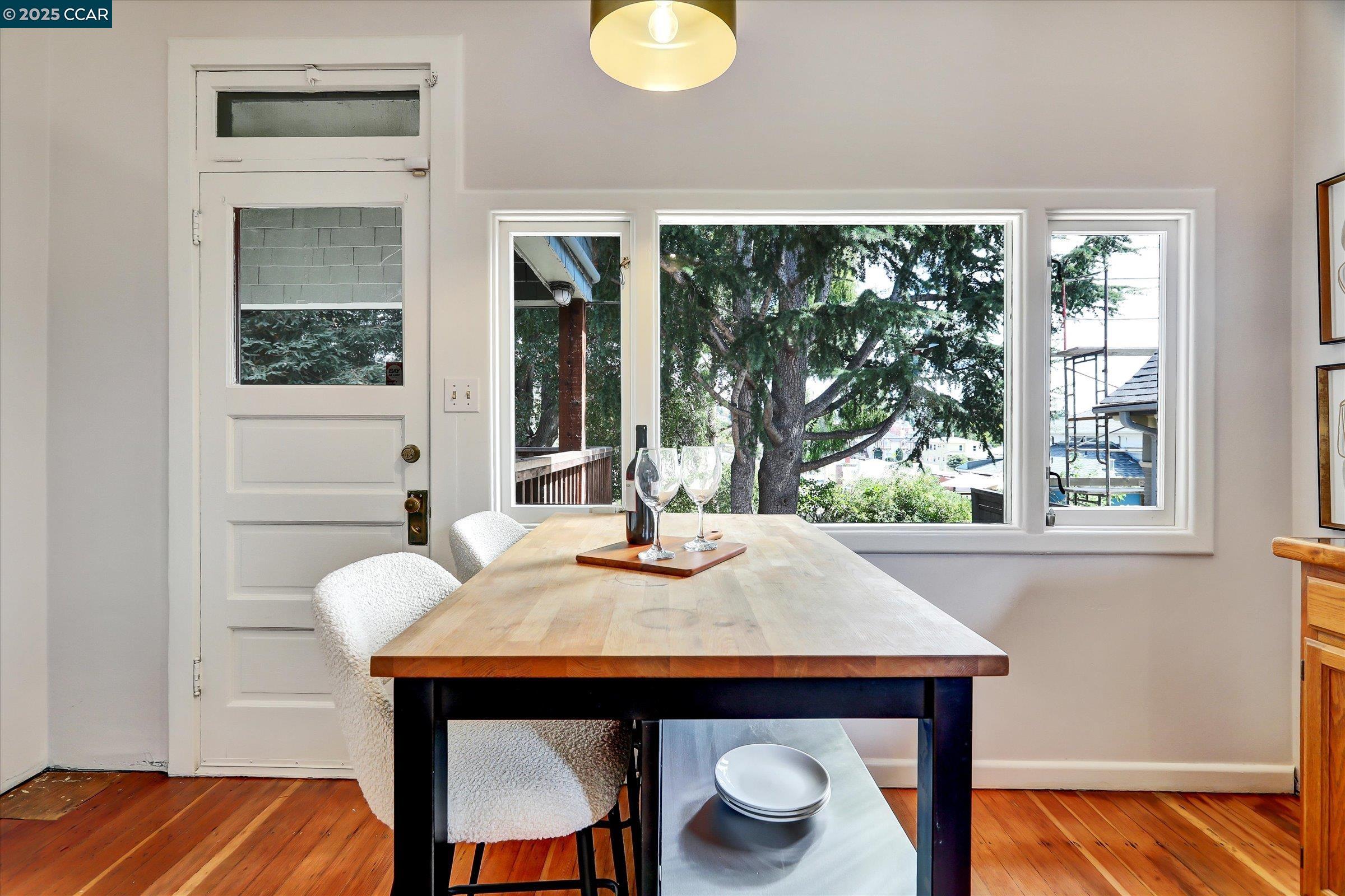 Detail Gallery Image 19 of 46 For 512 Haddon Rd, Oakland,  CA 94606 - 2 Beds | 1/1 Baths