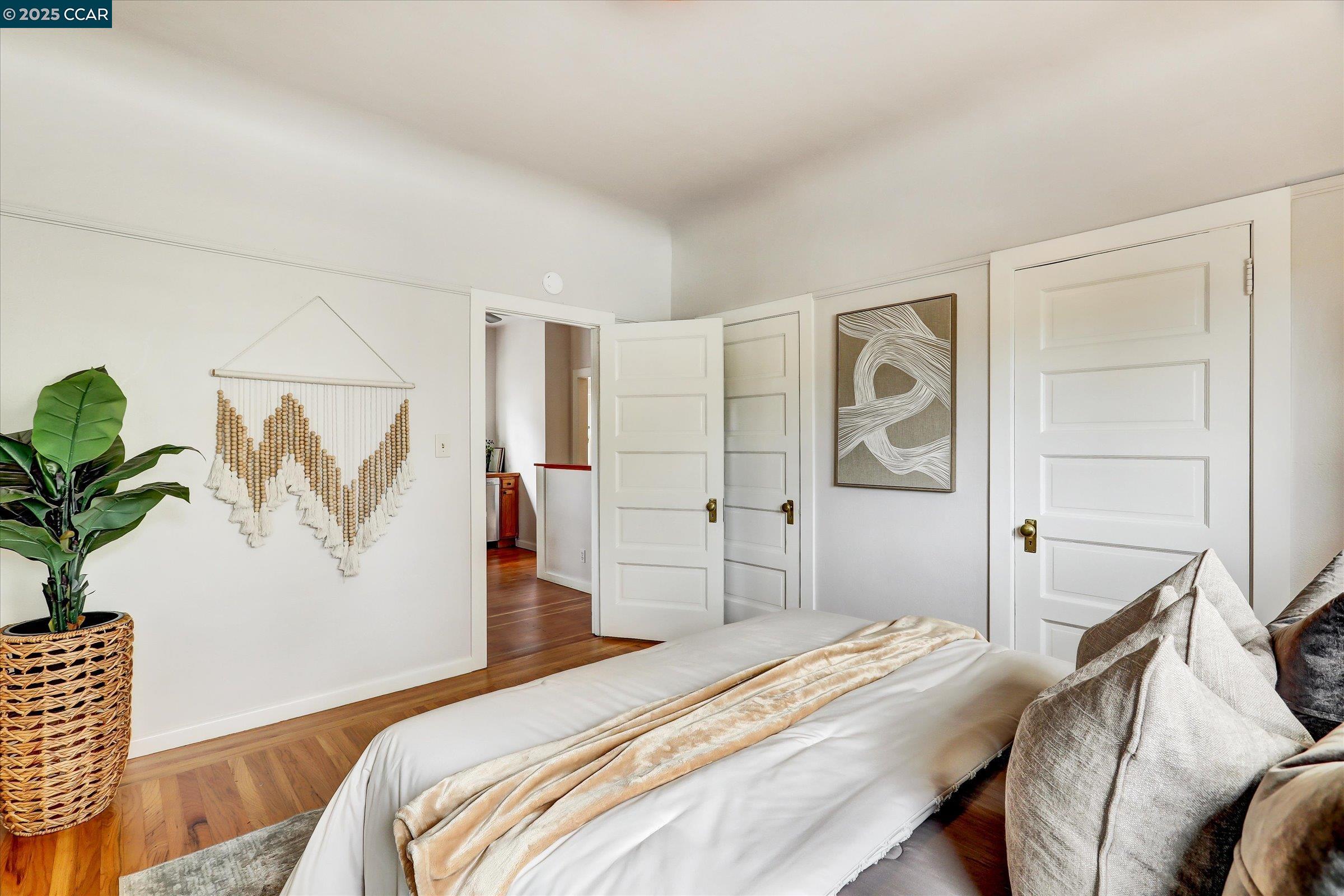 Detail Gallery Image 23 of 46 For 512 Haddon Rd, Oakland,  CA 94606 - 2 Beds | 1/1 Baths